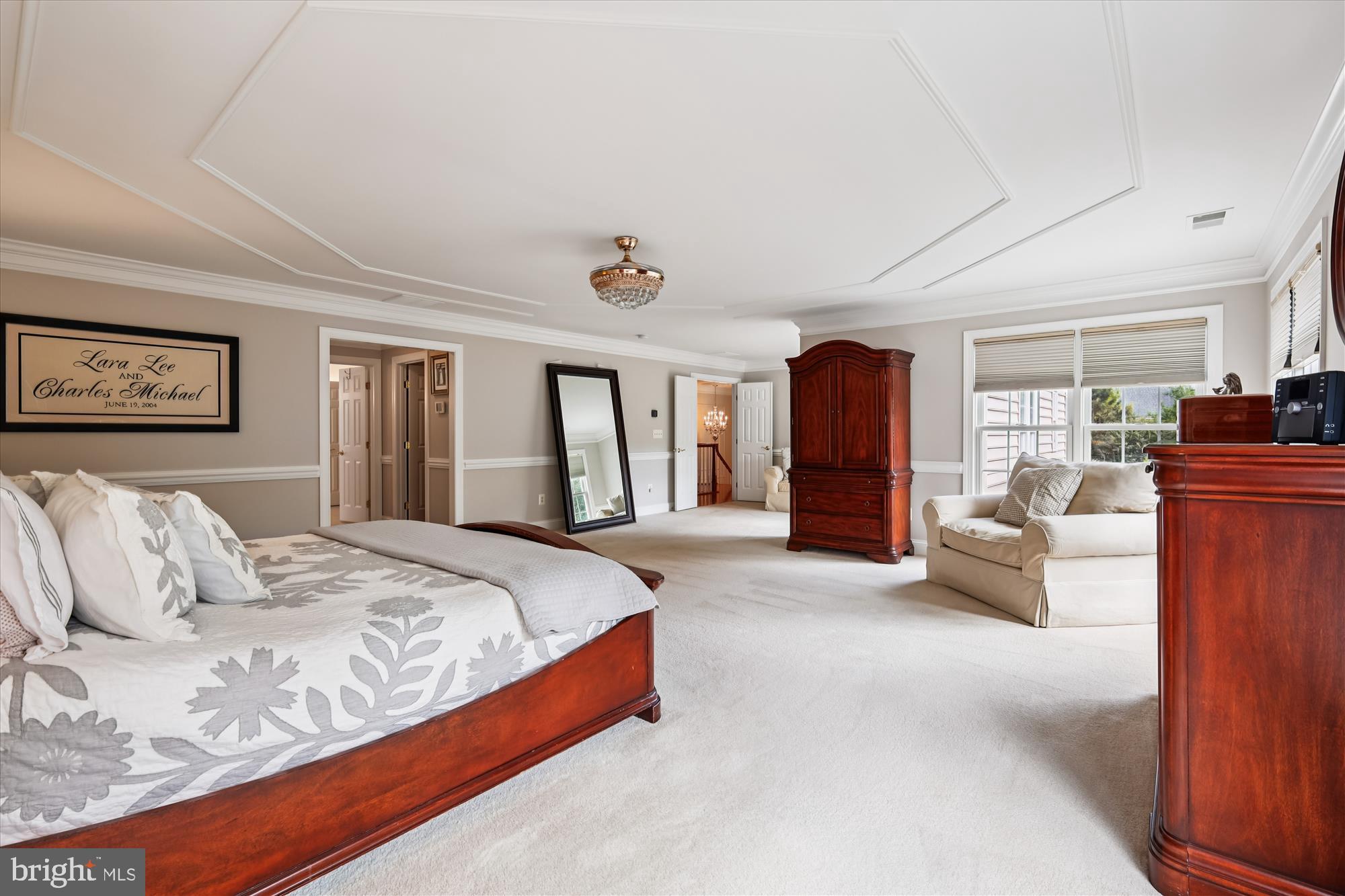 COLONIAL MANOR - Residential