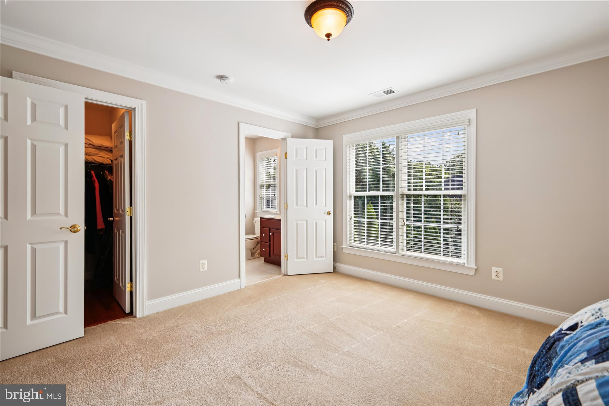 COLONIAL MANOR - Residential