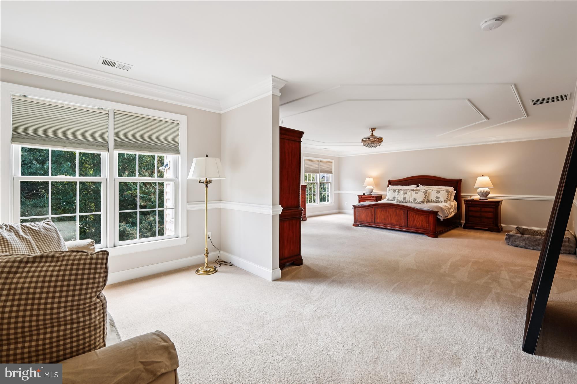 COLONIAL MANOR - Residential