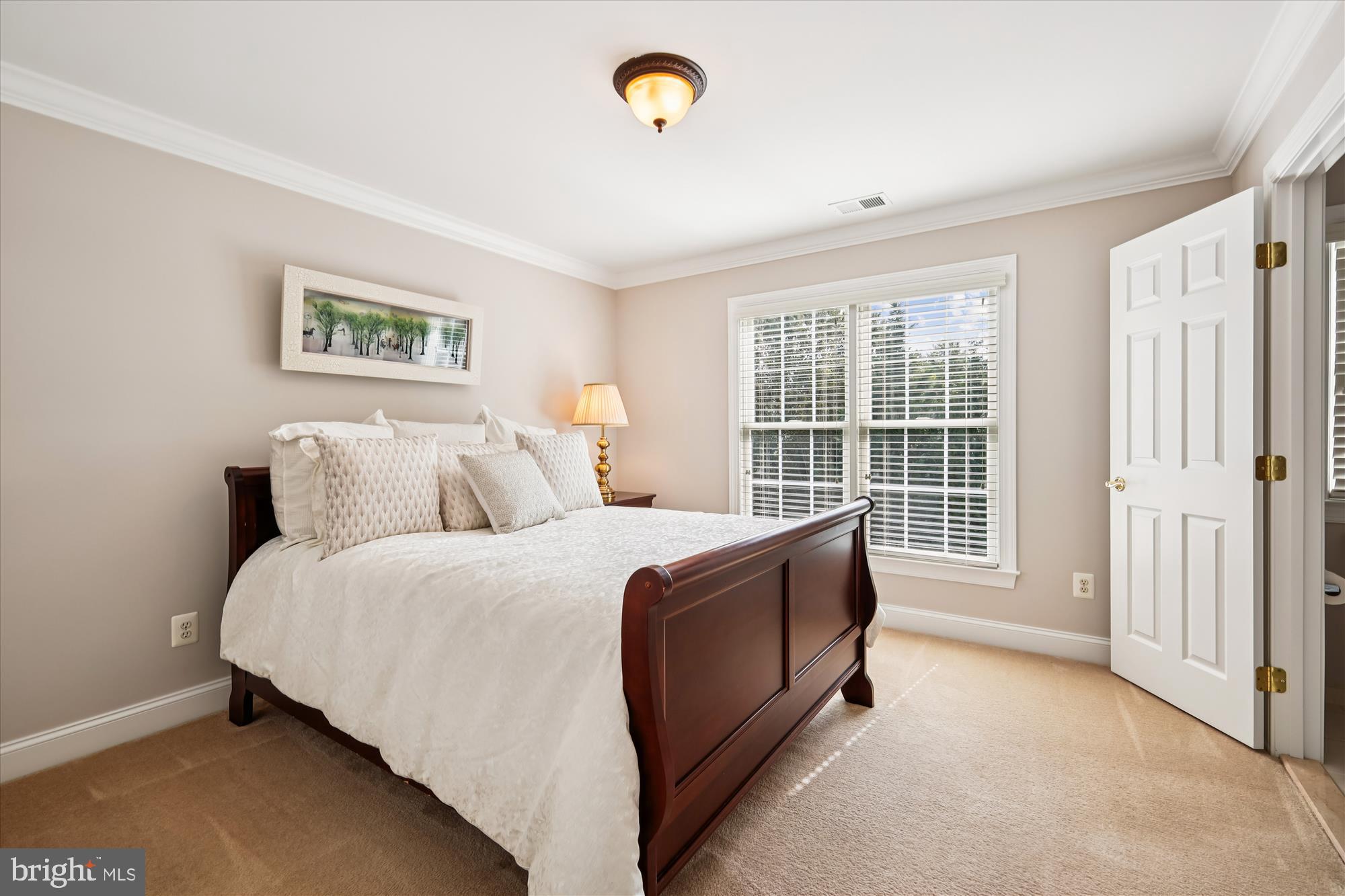 COLONIAL MANOR - Residential