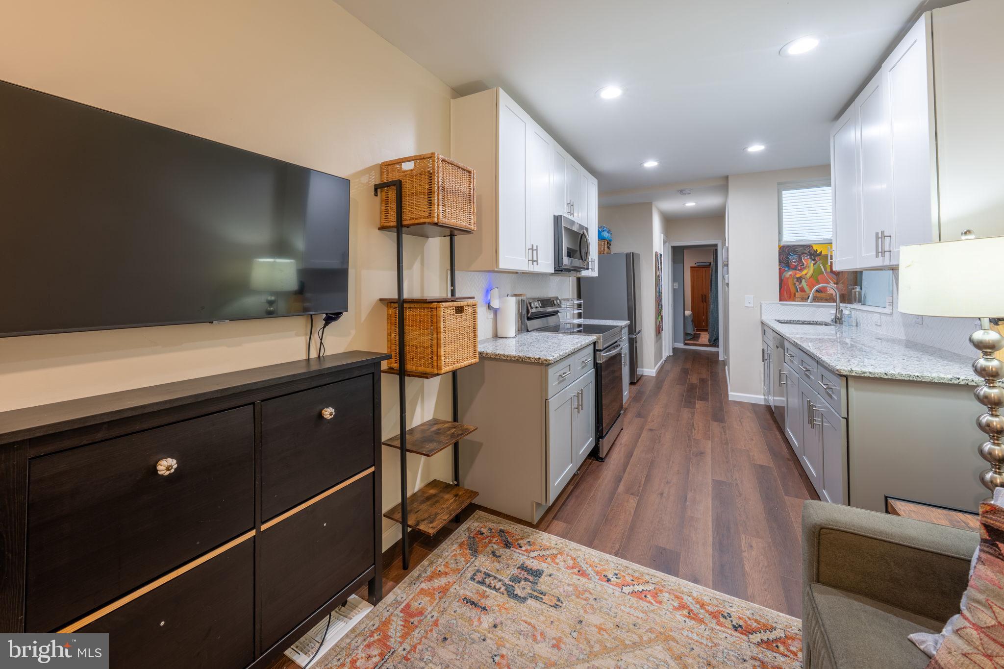 2205 EMERALD STREET 1