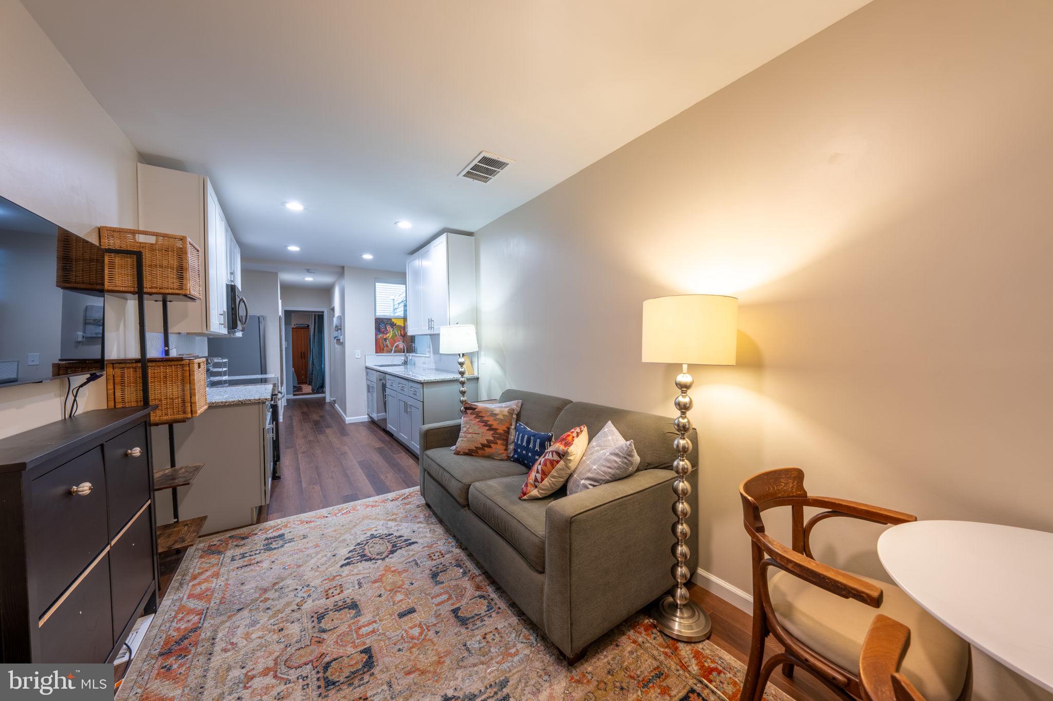 Gorgeous one bedroom off Front St and Norris Square Park, available furnished ($1,695) or unfurnished. Steps from 1 block to York-Dauphin El stop for easy commute to Center City and beyond.