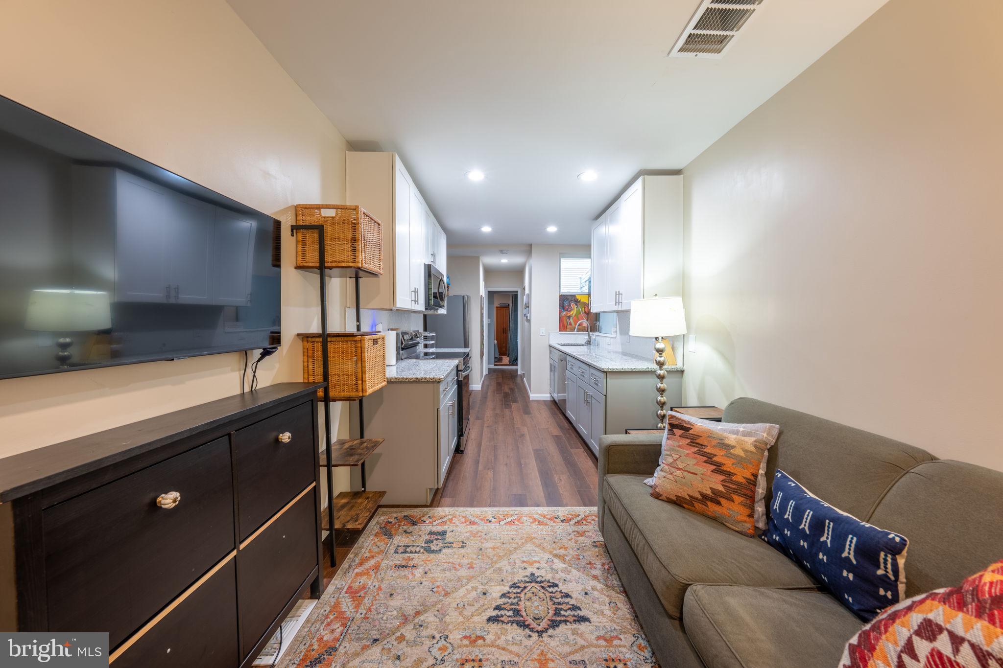 2205 EMERALD STREET 1