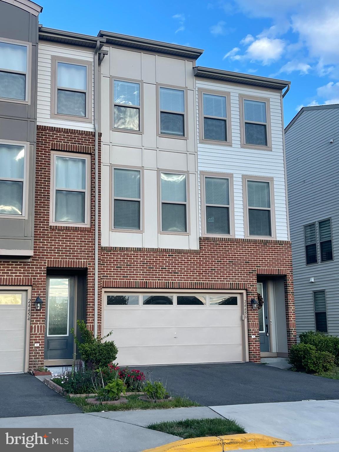 GLASCOCK FIELD AT STONE RIDGE - Residential Lease