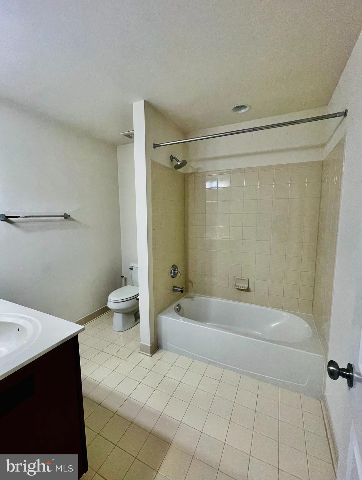 GLASCOCK FIELD AT STONE RIDGE - Residential Lease