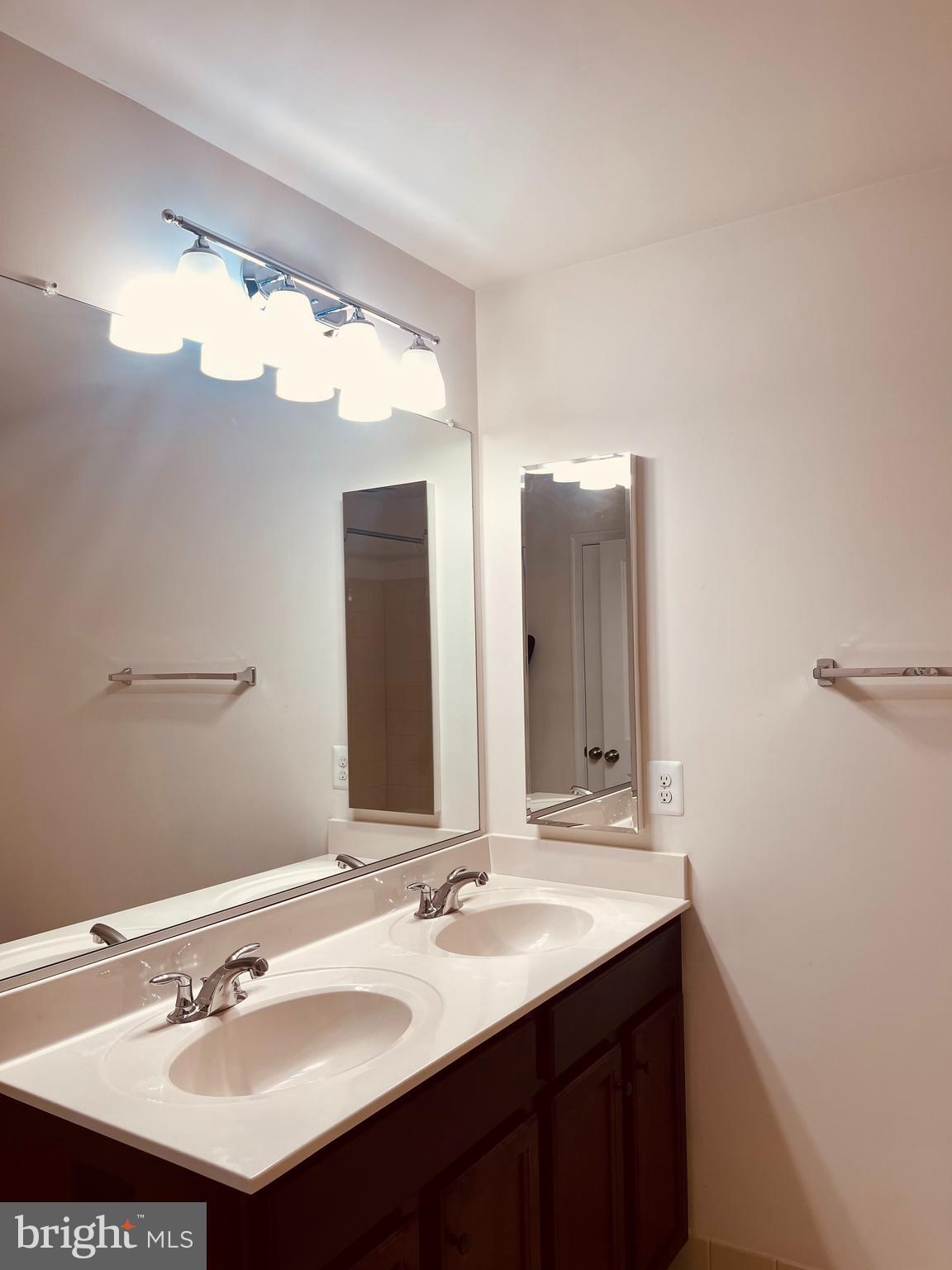 GLASCOCK FIELD AT STONE RIDGE - Residential Lease