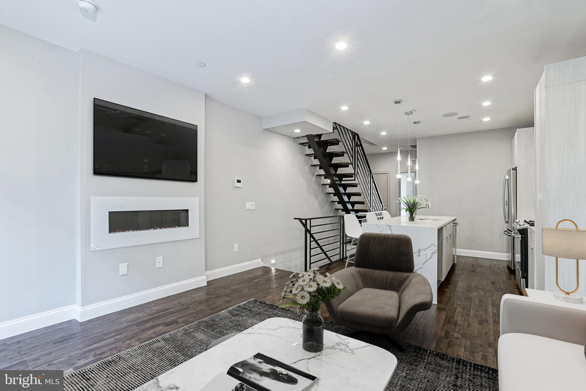 FRANCISVILLE - Residential