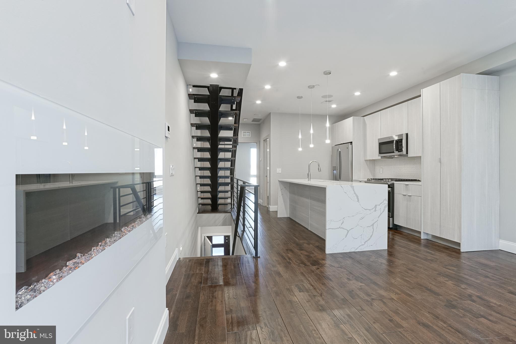 FRANCISVILLE - Residential