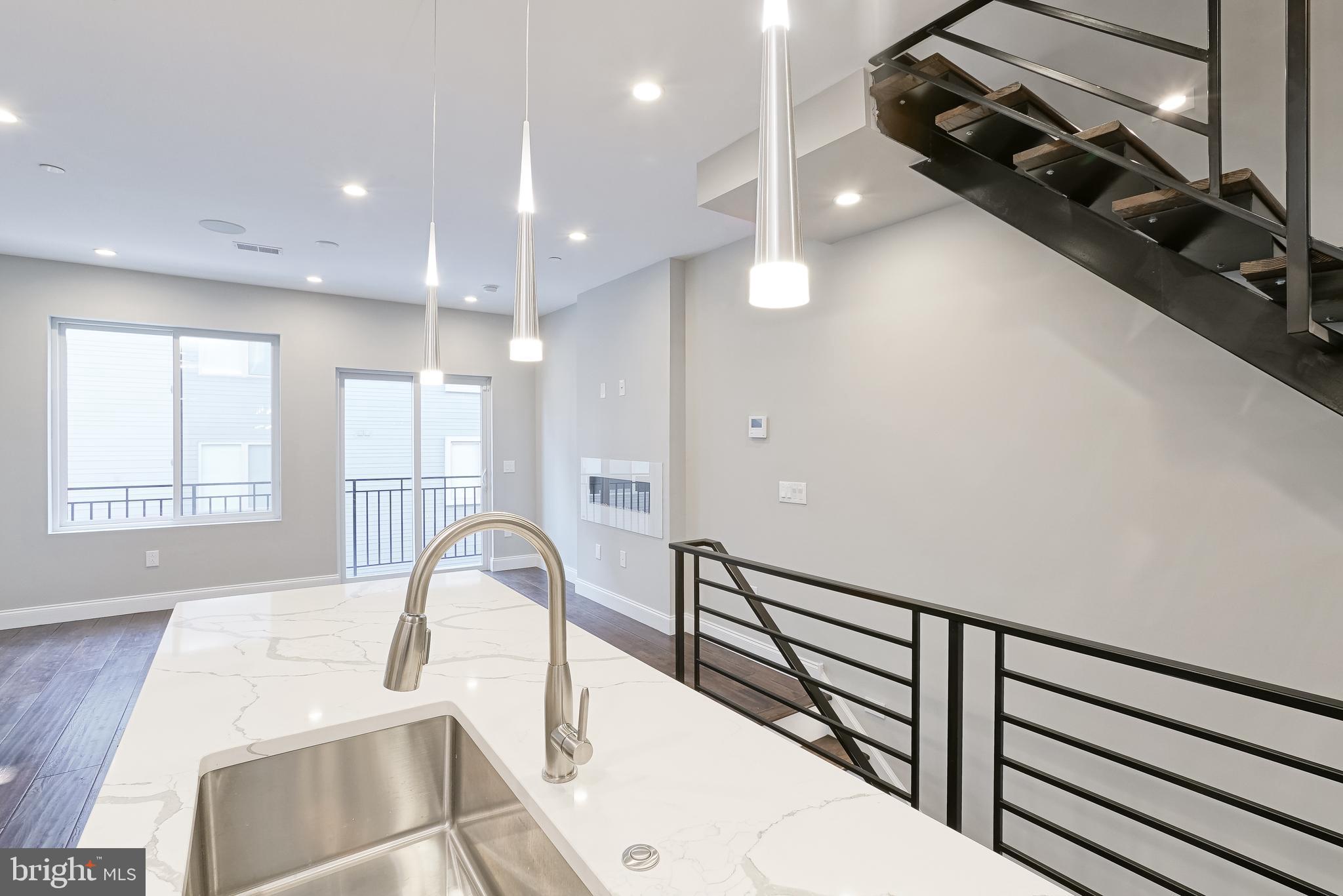 FRANCISVILLE - Residential