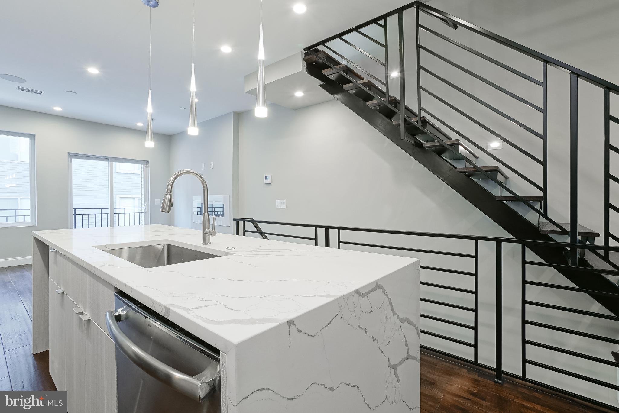 FRANCISVILLE - Residential