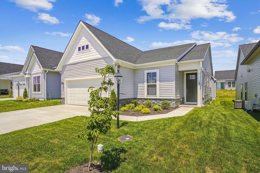 The Hayes layout features one-level living with a grand open floorplan featuring gourmet kitchen with quartz counter tops open to the dinette and great room. From the great room it opens up to a large 18’10” X 11’4” screened in porch that is perfect for those last days. A large owner suite with ensuite, walk in closet, a guest room and den finish up this great house. Move in ready!