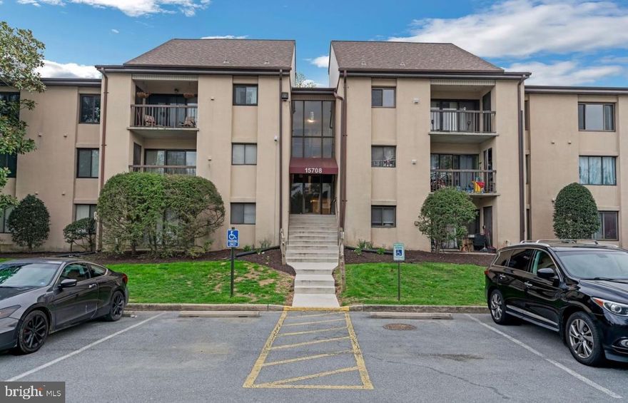 Stunning 3-Bedroom Condo in the Heart of Laurel, MD! 🌟 🏡Welcome to Brookmill Condo, where modern comfort meets unbeatable location! This spacious 3-bedroom🛏, 2-bathroom garden-style condo offers 1,230 square feet of sun-filled living space. Generous size bedrooms, washer, and dryer and outdoor community pool.