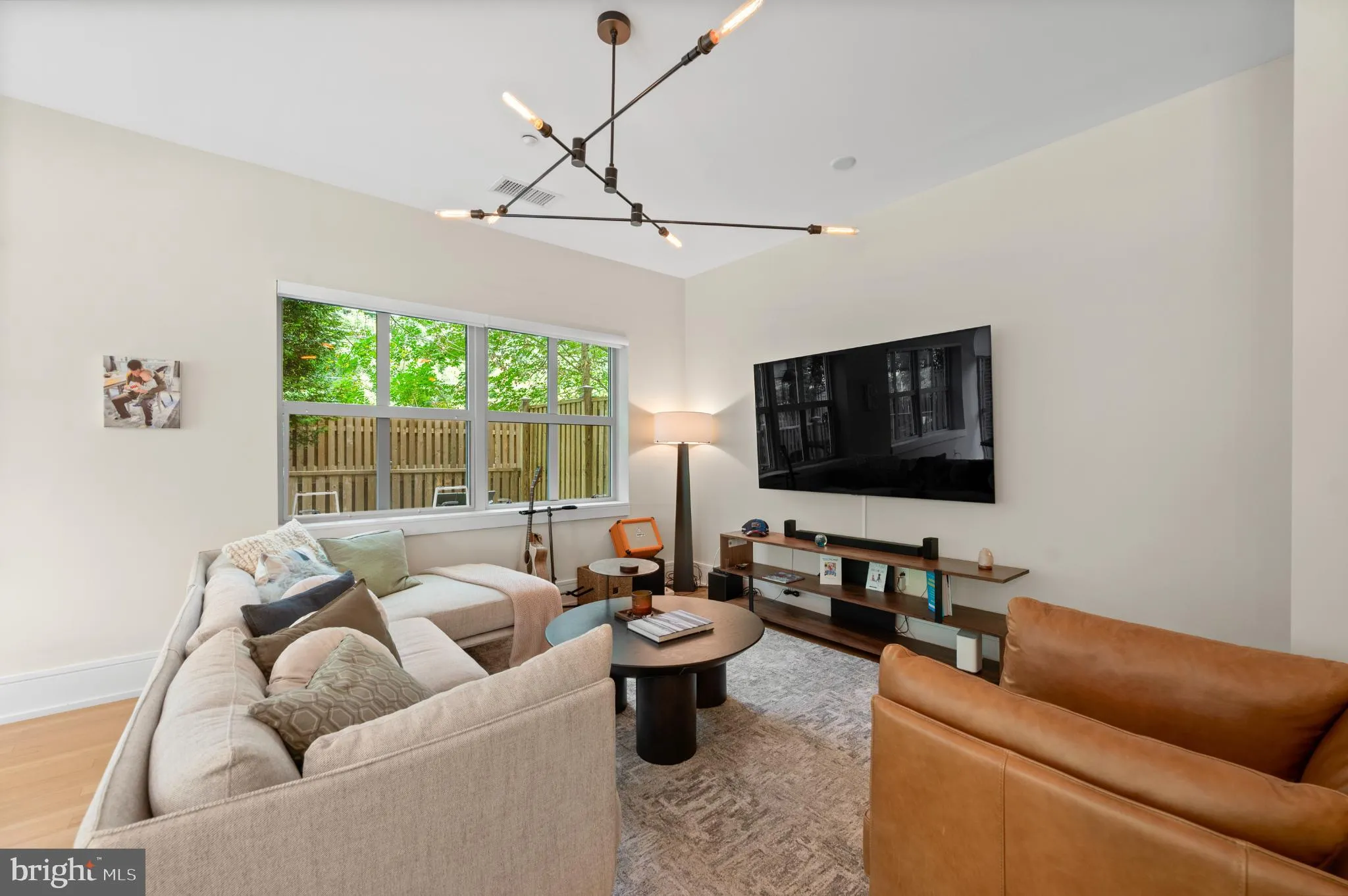 Wayne, Pennsylvania 19087, United States, 2 Bedrooms Bedrooms, ,2 BathroomsBathrooms,Residential,Active,215945