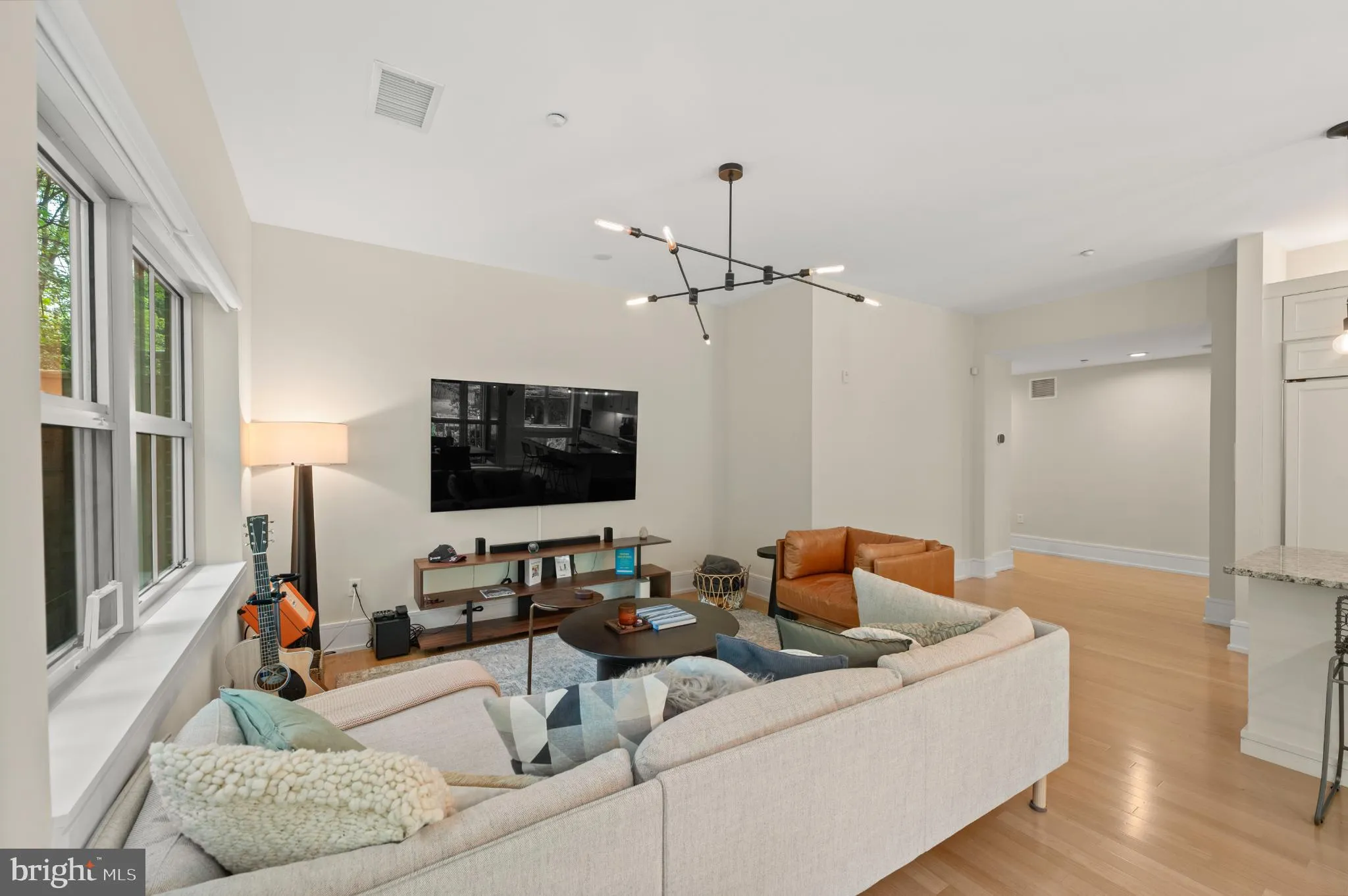 Wayne, Pennsylvania 19087, United States, 2 Bedrooms Bedrooms, ,2 BathroomsBathrooms,Residential,Active,215945