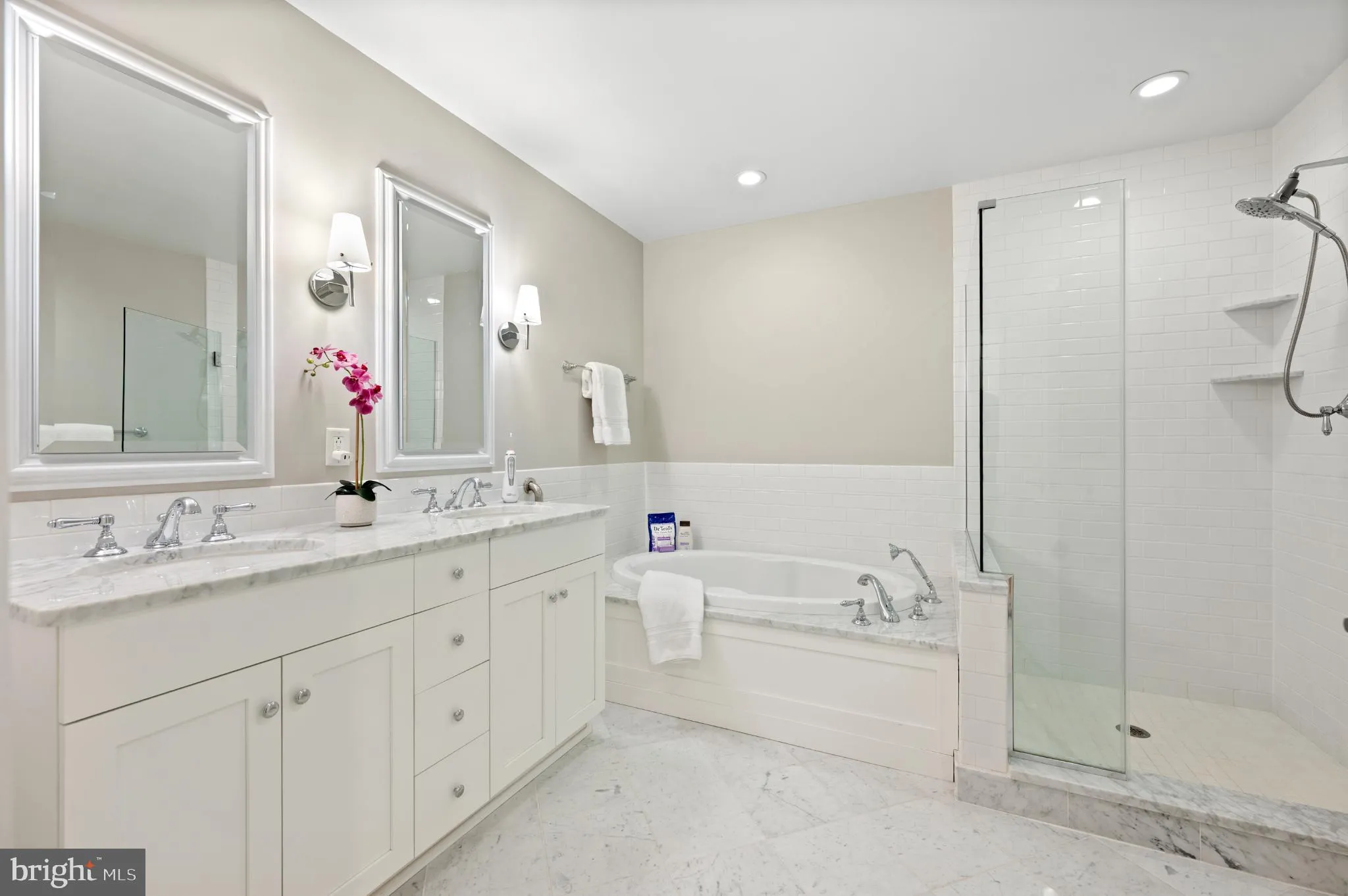 Wayne, Pennsylvania 19087, United States, 2 Bedrooms Bedrooms, ,2 BathroomsBathrooms,Residential,Active,215945