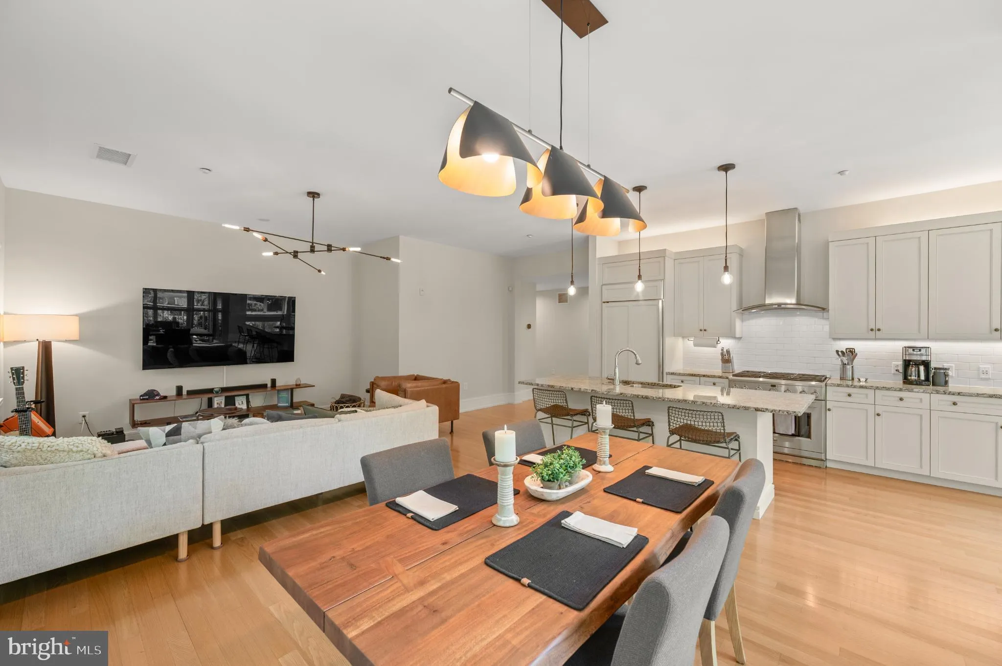 Wayne, Pennsylvania 19087, United States, 2 Bedrooms Bedrooms, ,2 BathroomsBathrooms,Residential,Active,215945