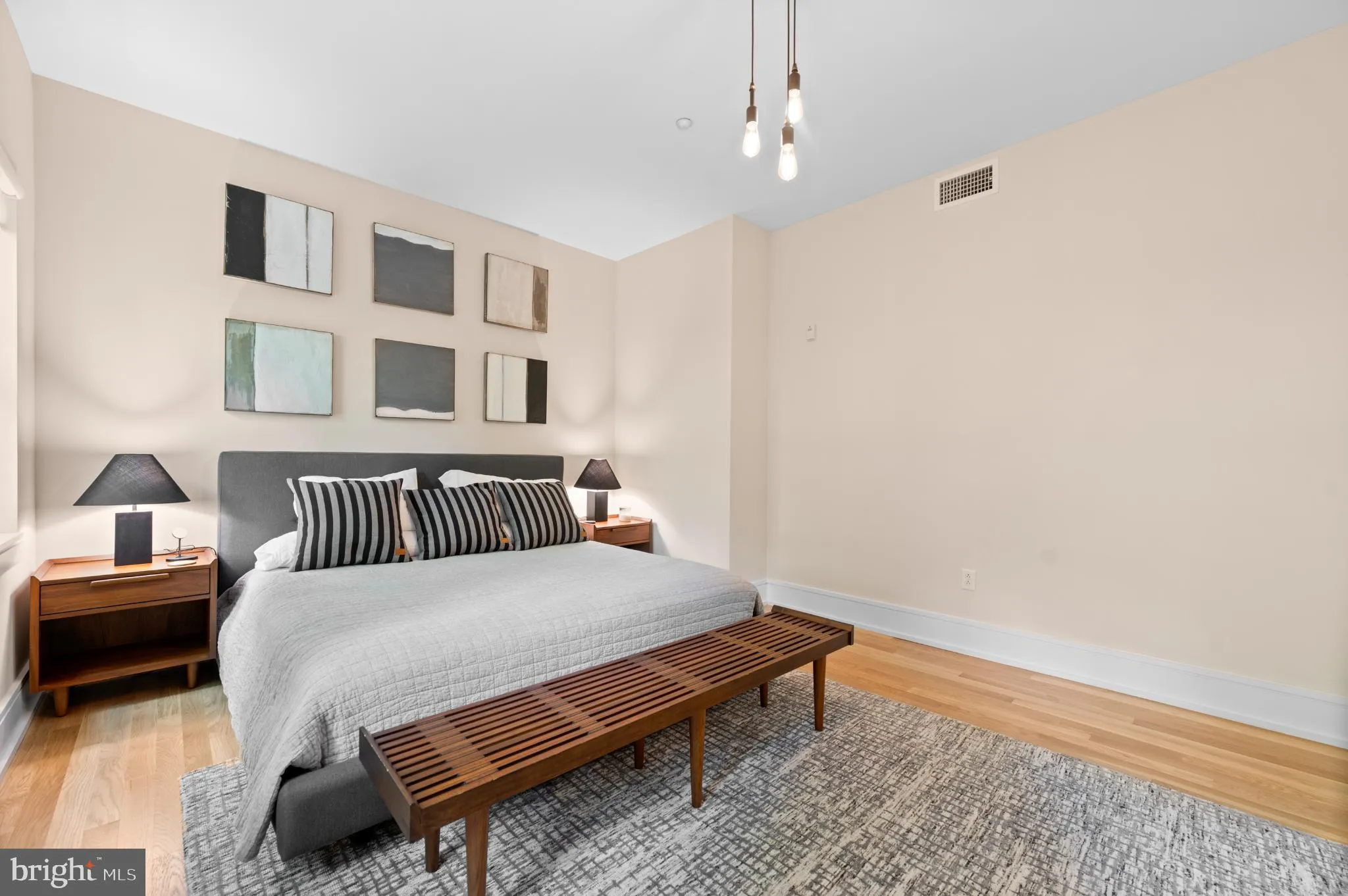 Wayne, Pennsylvania 19087, United States, 2 Bedrooms Bedrooms, ,2 BathroomsBathrooms,Residential,Active,215945