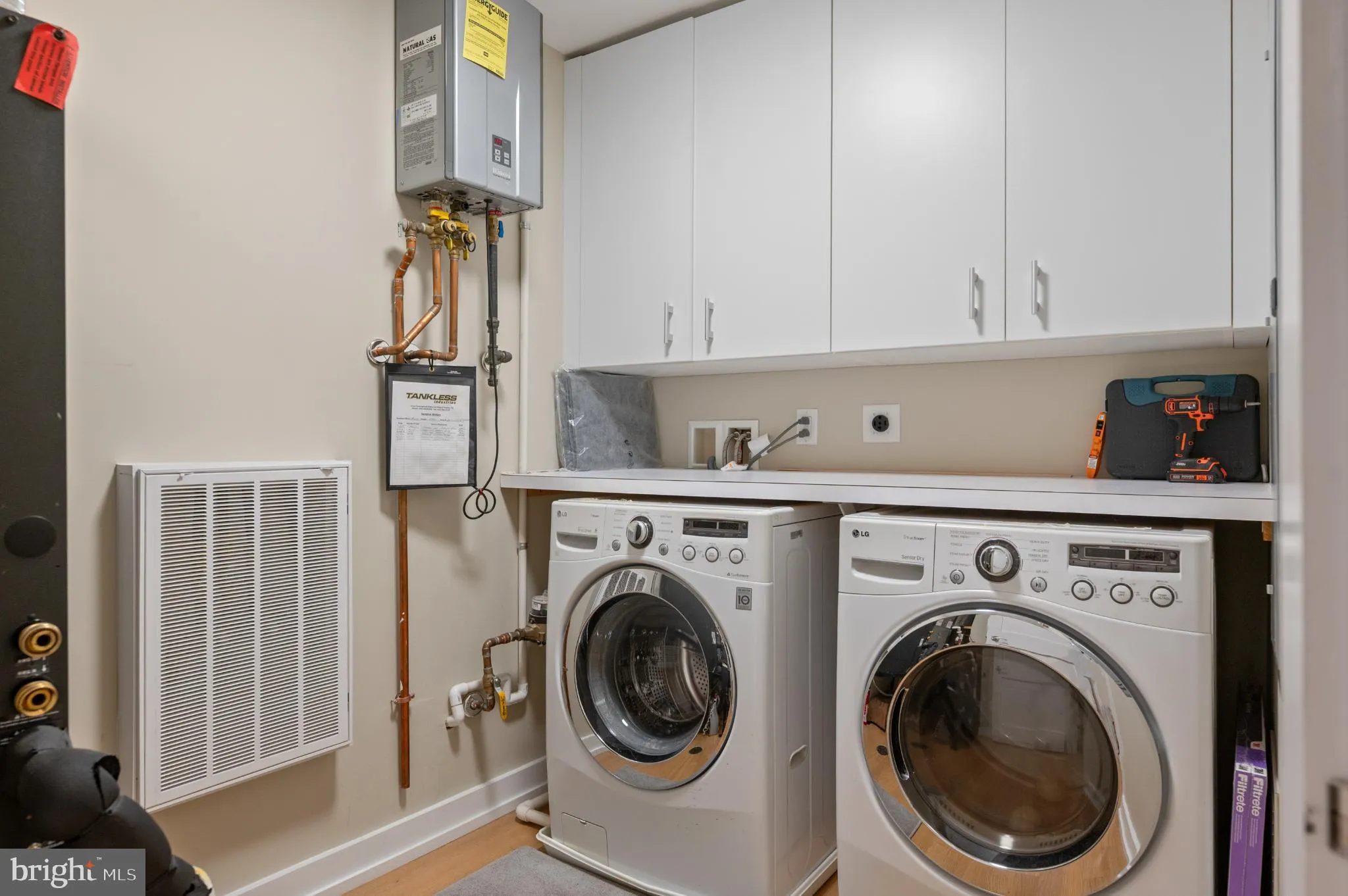 Wayne, Pennsylvania 19087, United States, 2 Bedrooms Bedrooms, ,2 BathroomsBathrooms,Residential,Active,215945