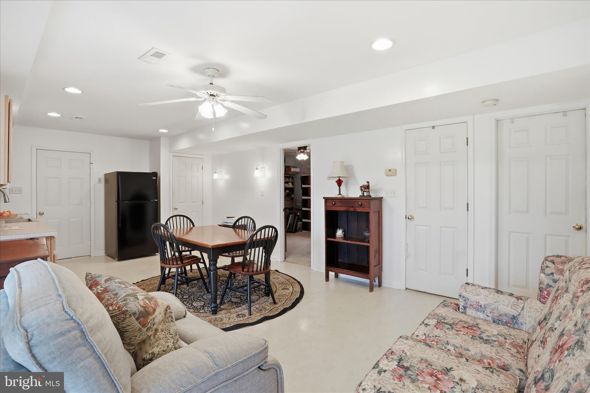 ROUTS HILL - Residential