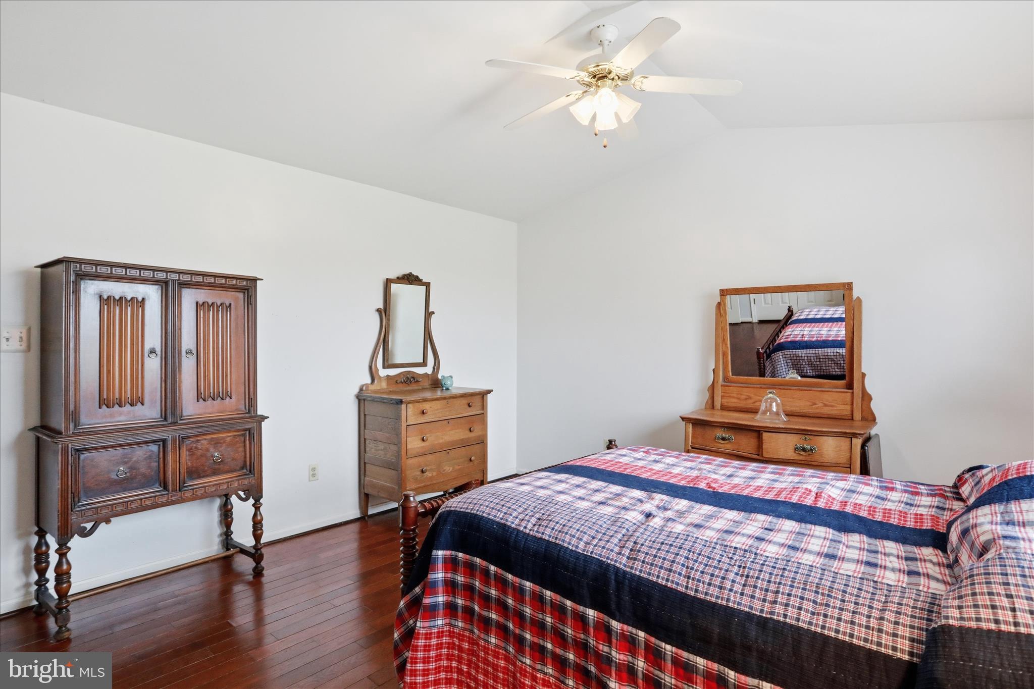 ROUTS HILL - Residential