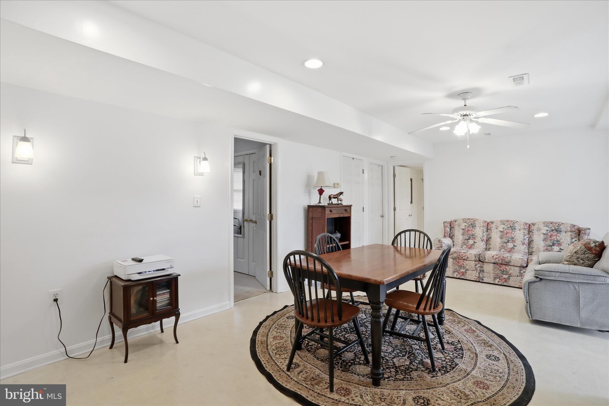 ROUTS HILL - Residential