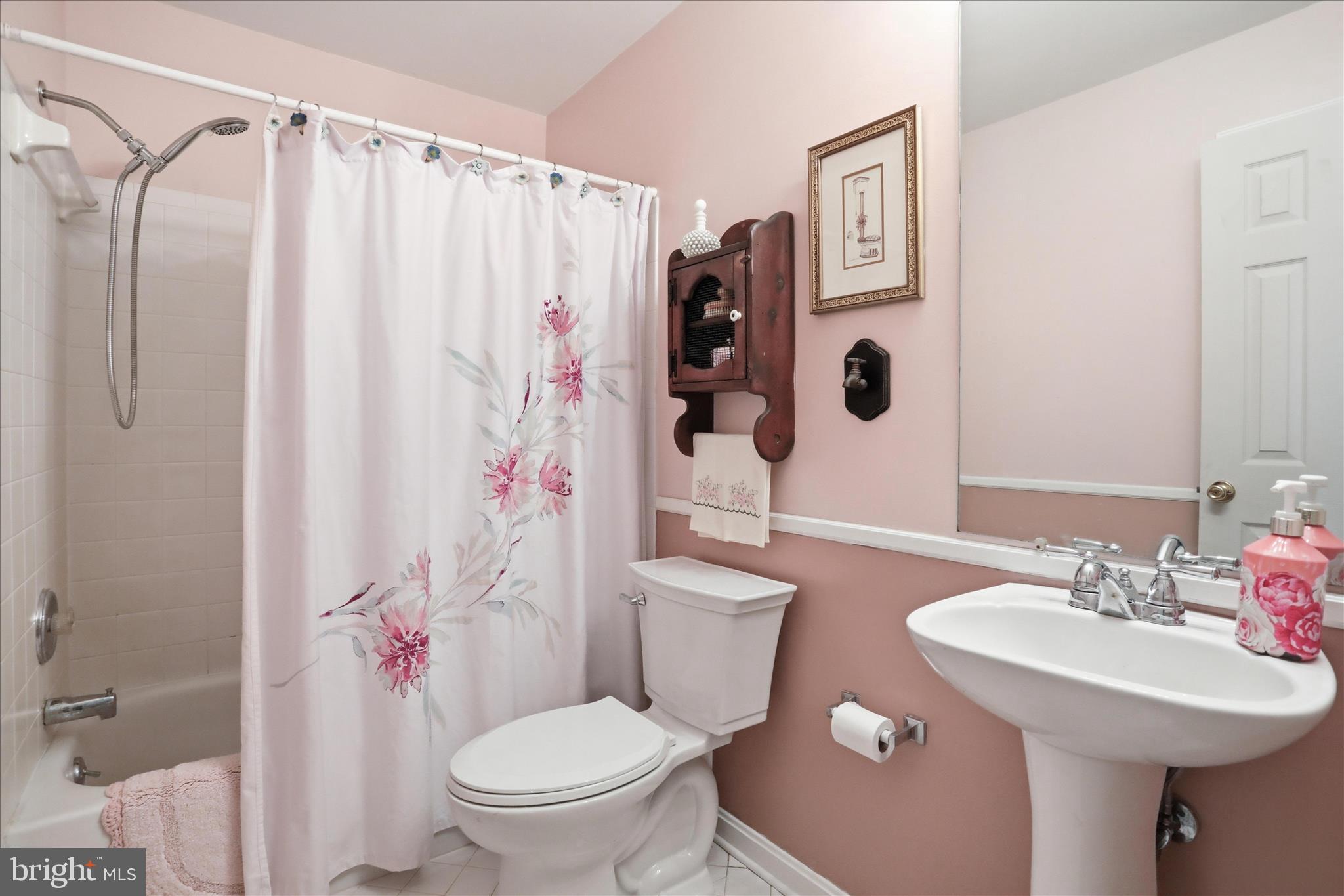 ROUTS HILL - Residential