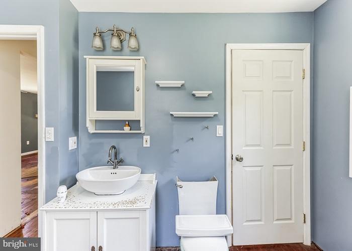 MIDDLE RIVER - Residential