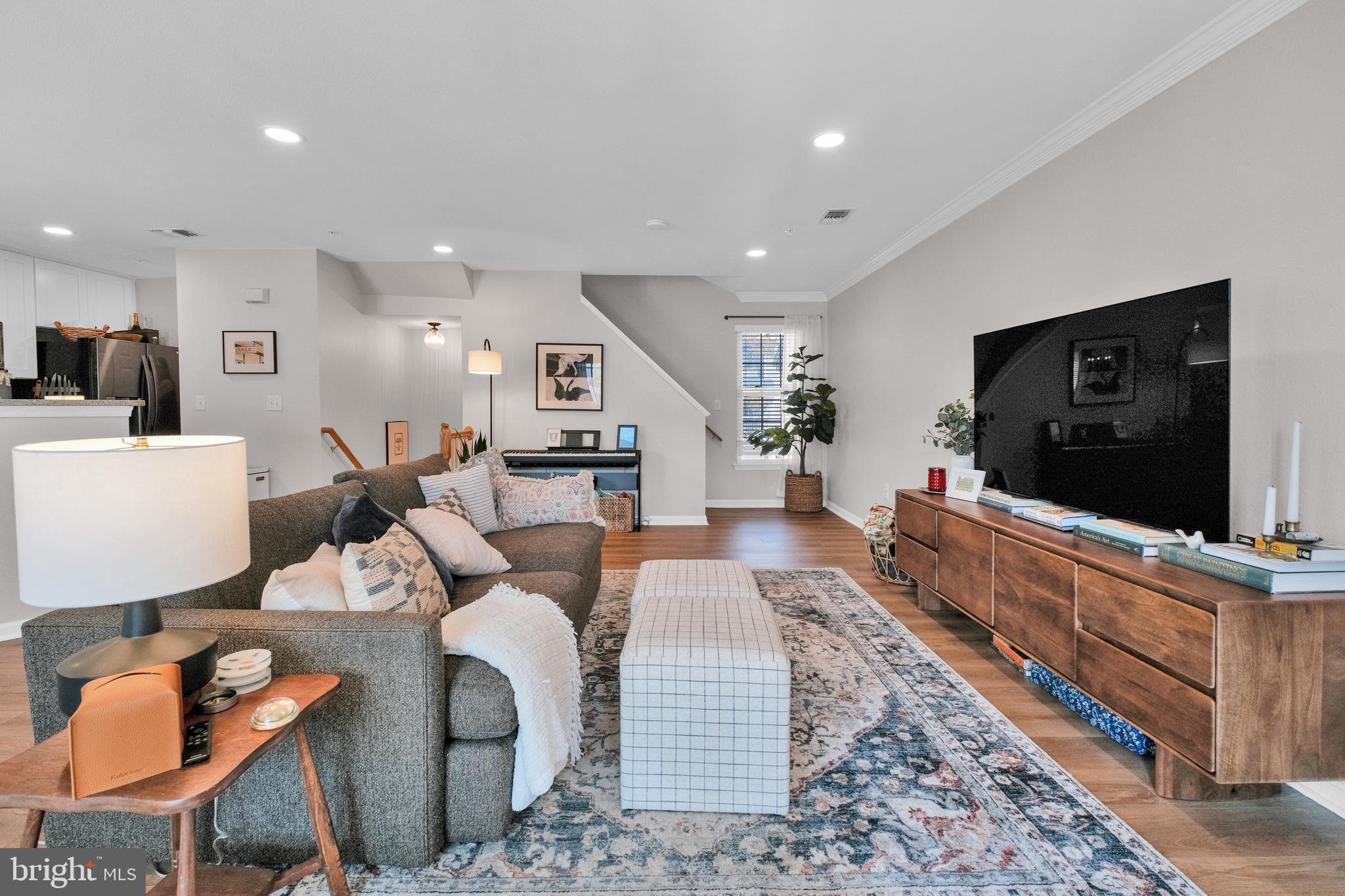 4527 SUPERIOR SQUARE
