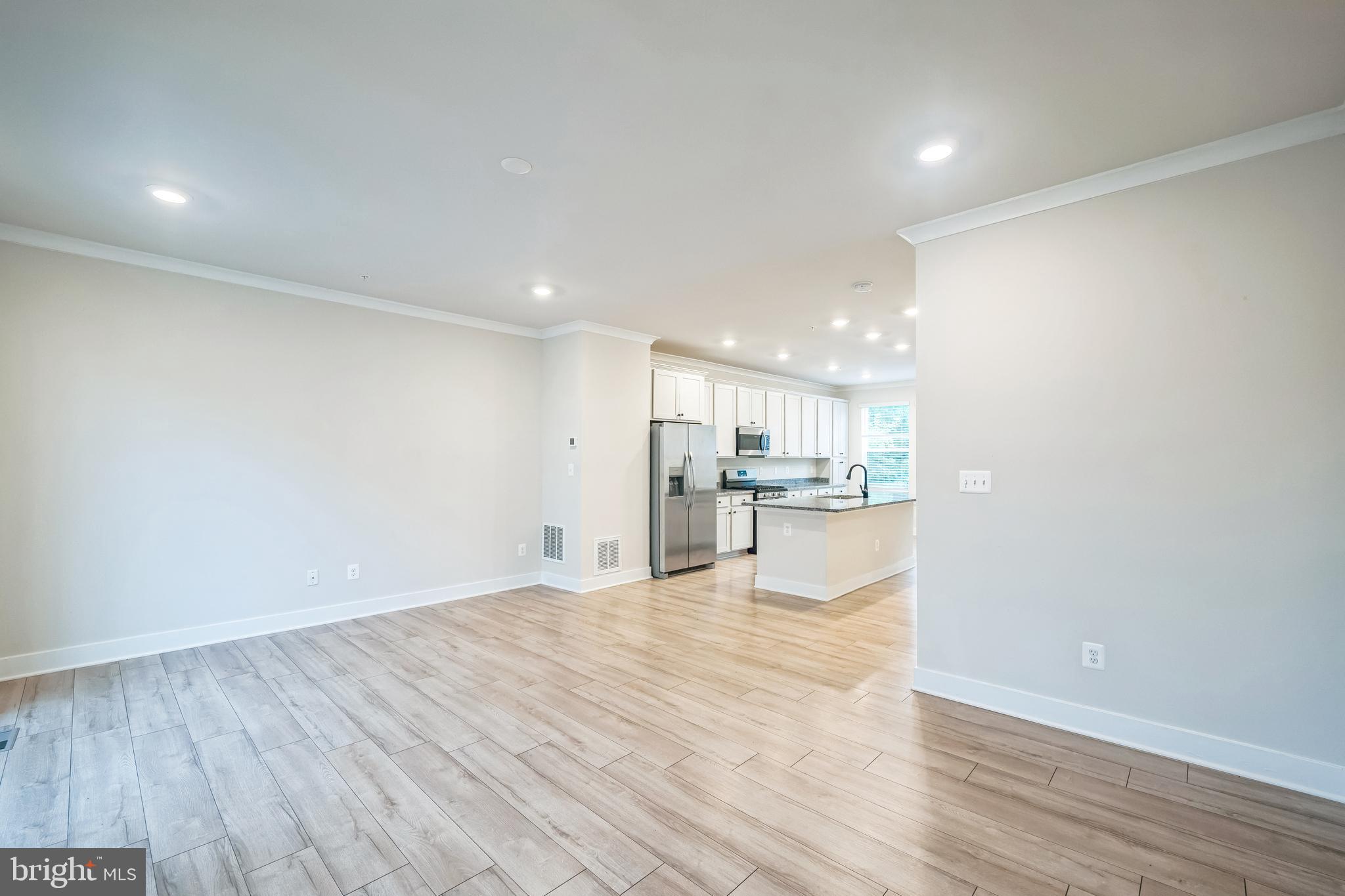 MEDFIELD - Residential
