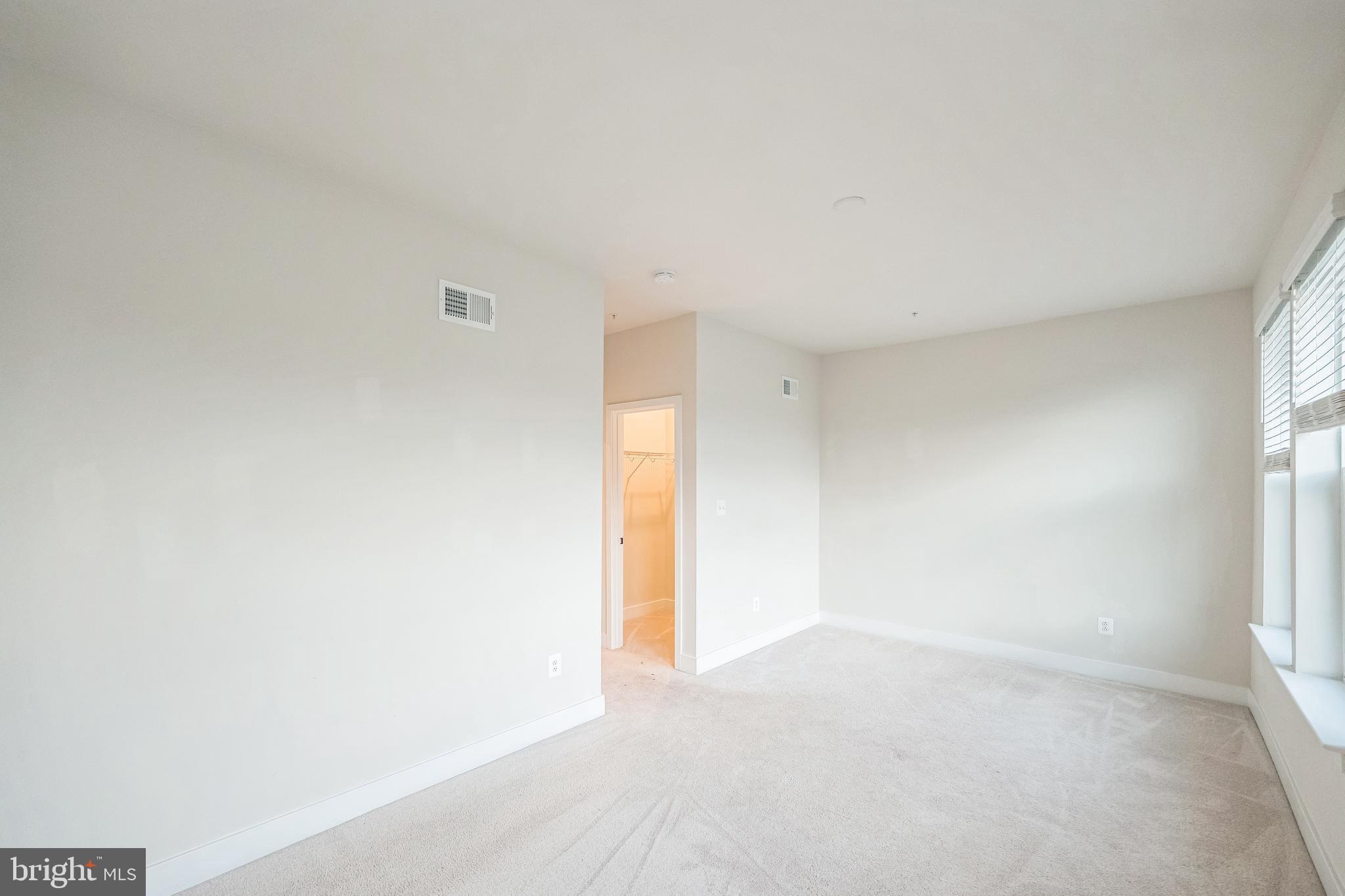 MEDFIELD - Residential
