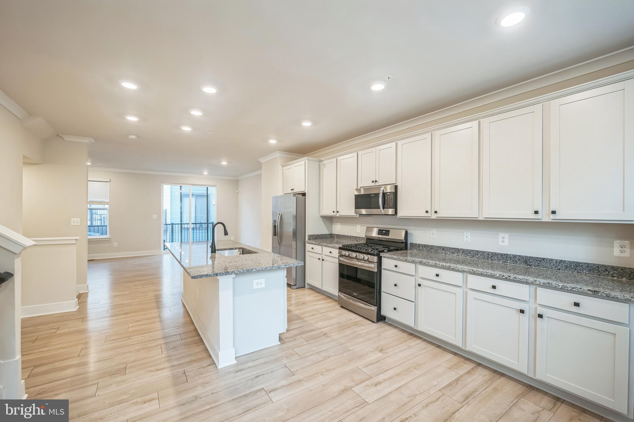 MEDFIELD - Residential