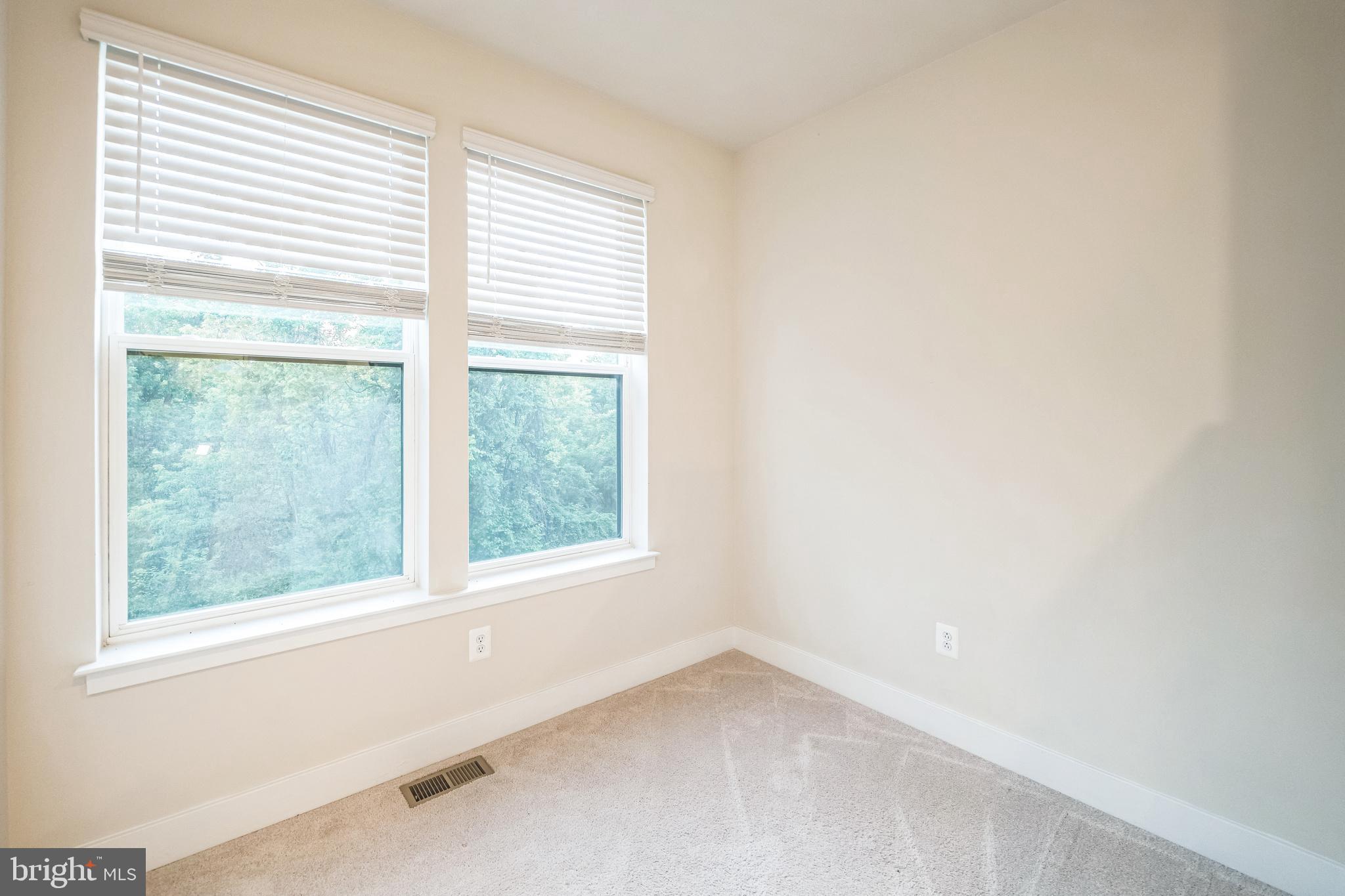 MEDFIELD - Residential