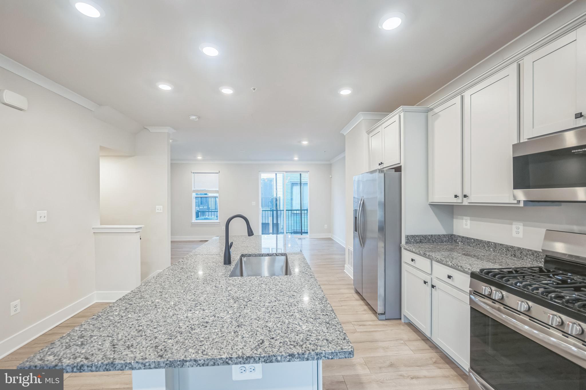 MEDFIELD - Residential