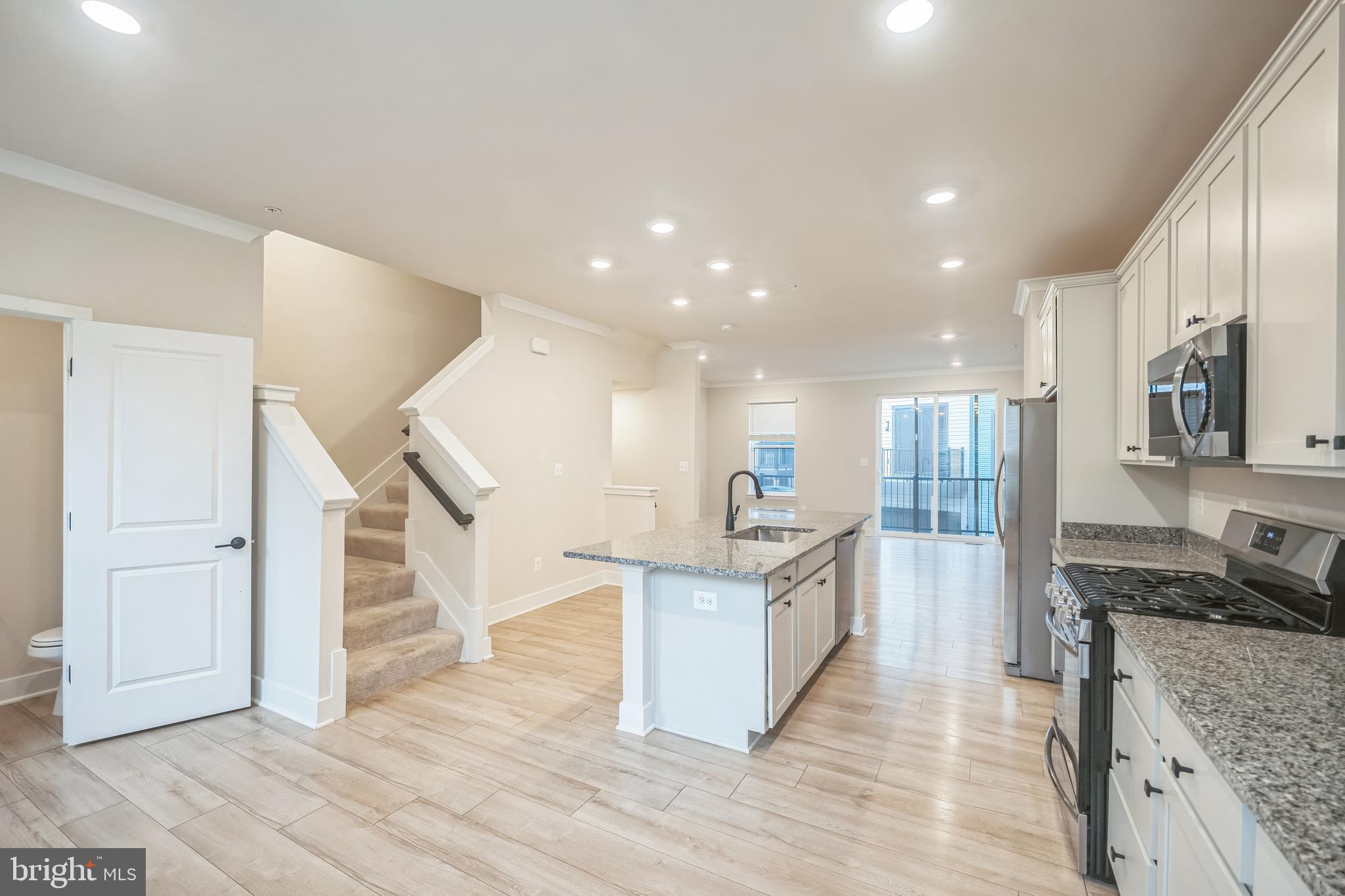 MEDFIELD - Residential