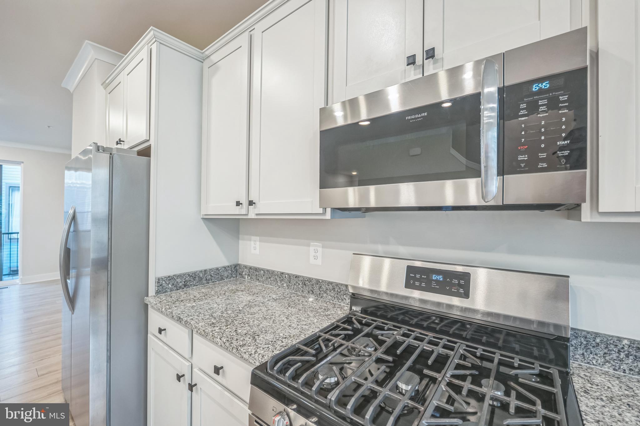 MEDFIELD - Residential