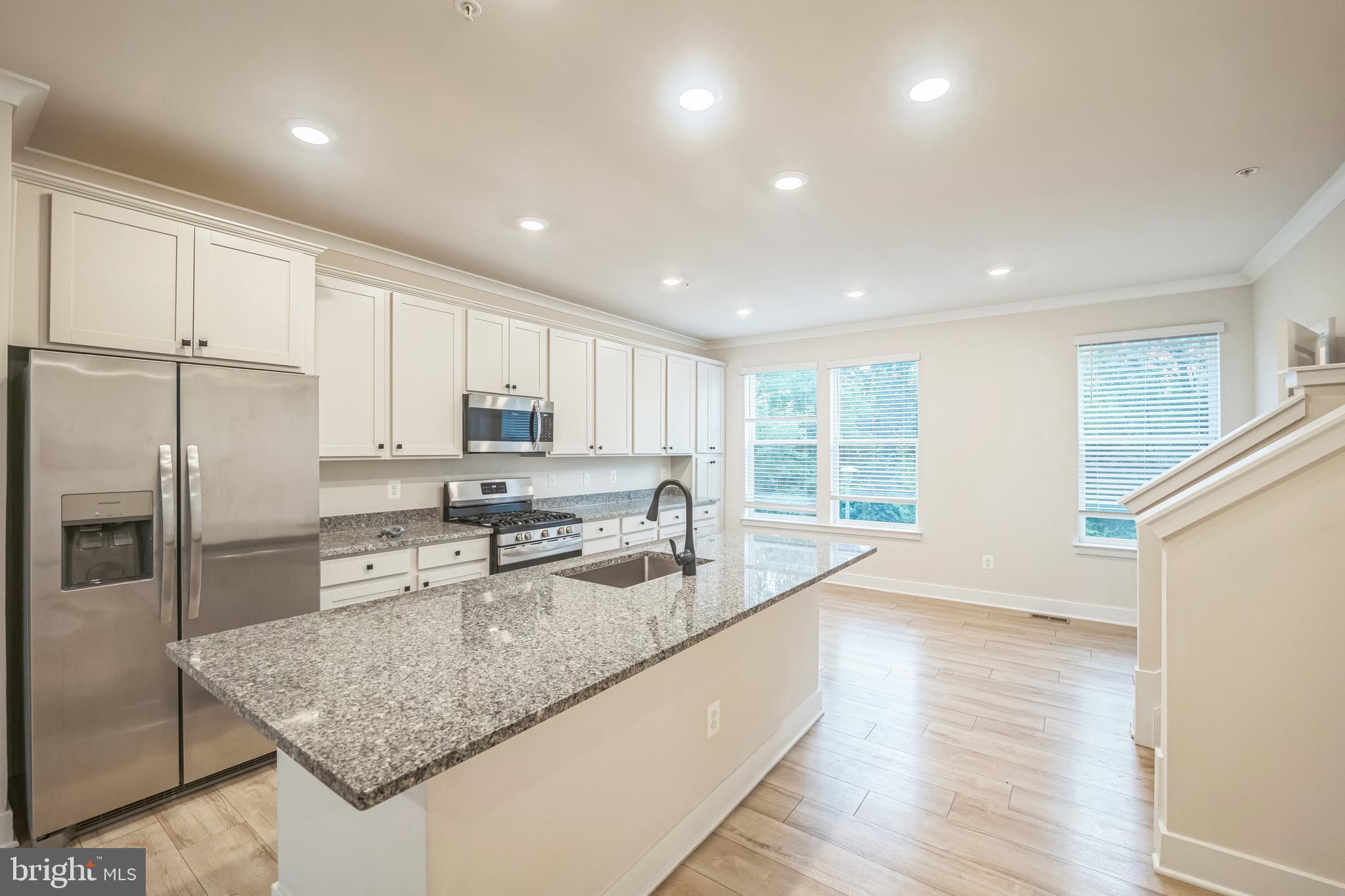 MEDFIELD - Residential