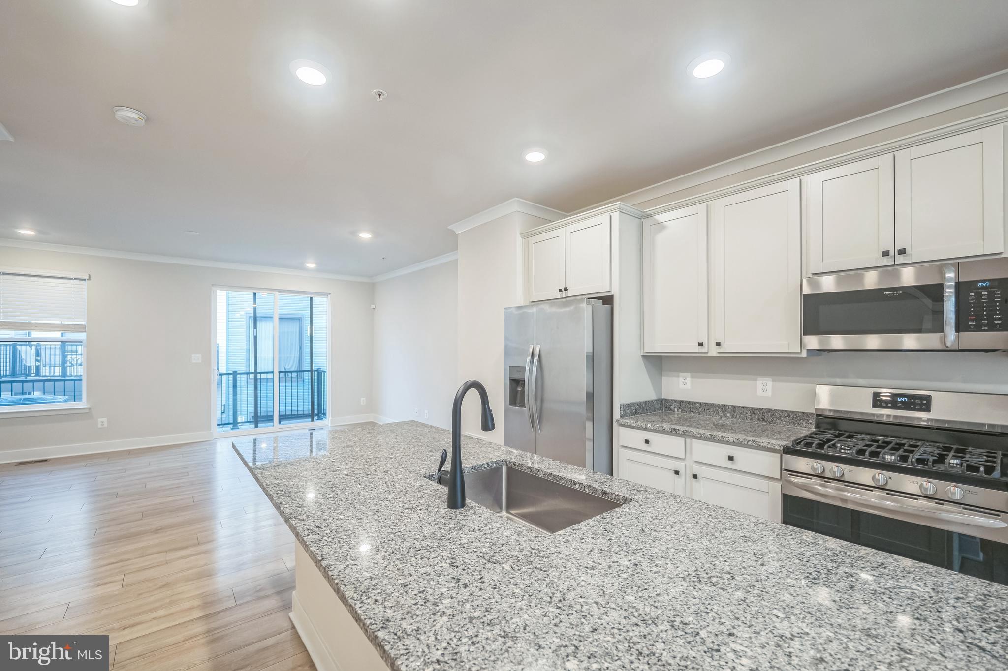 MEDFIELD - Residential