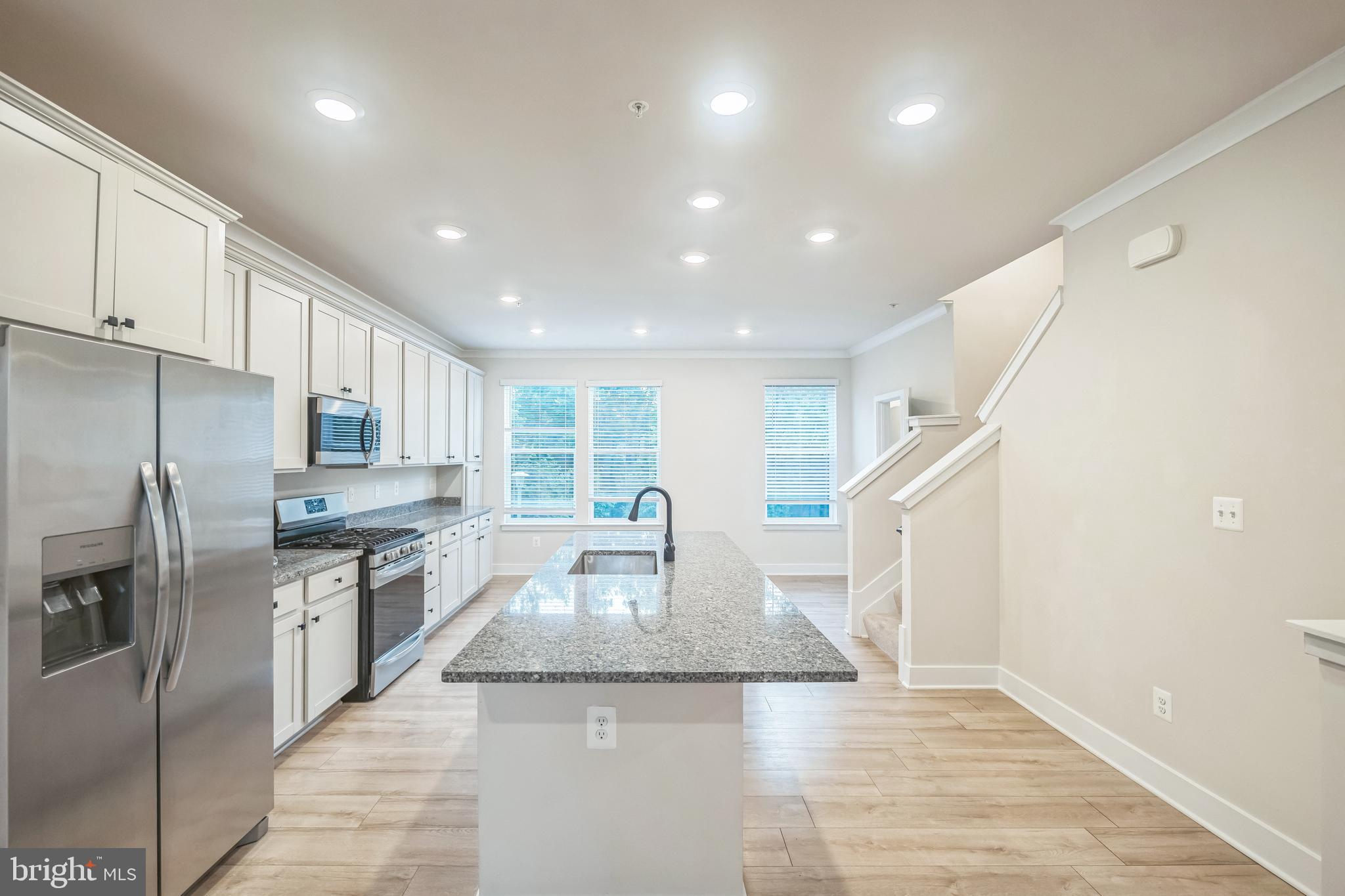 MEDFIELD - Residential
