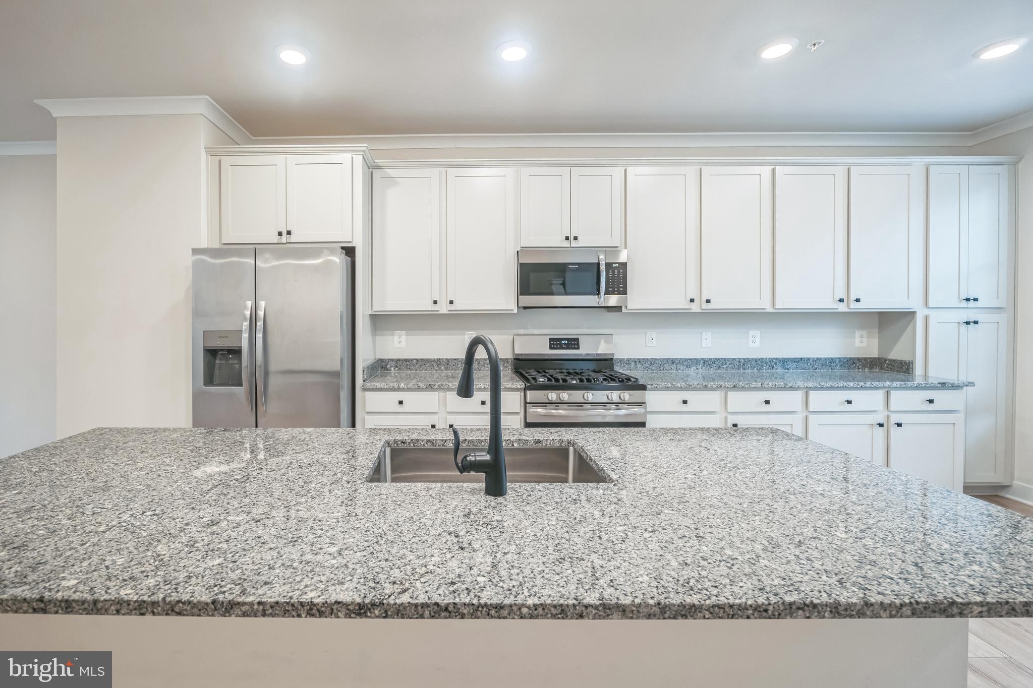 MEDFIELD - Residential