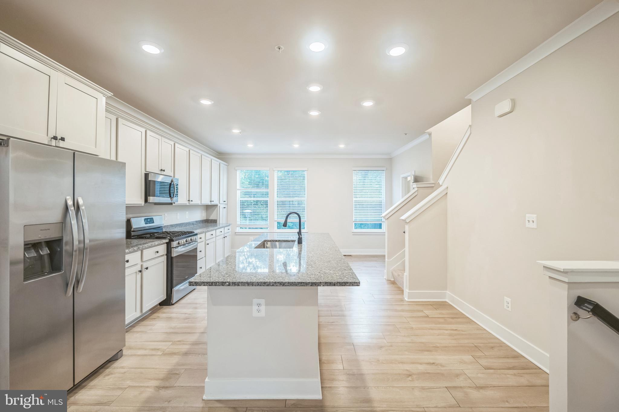 MEDFIELD - Residential