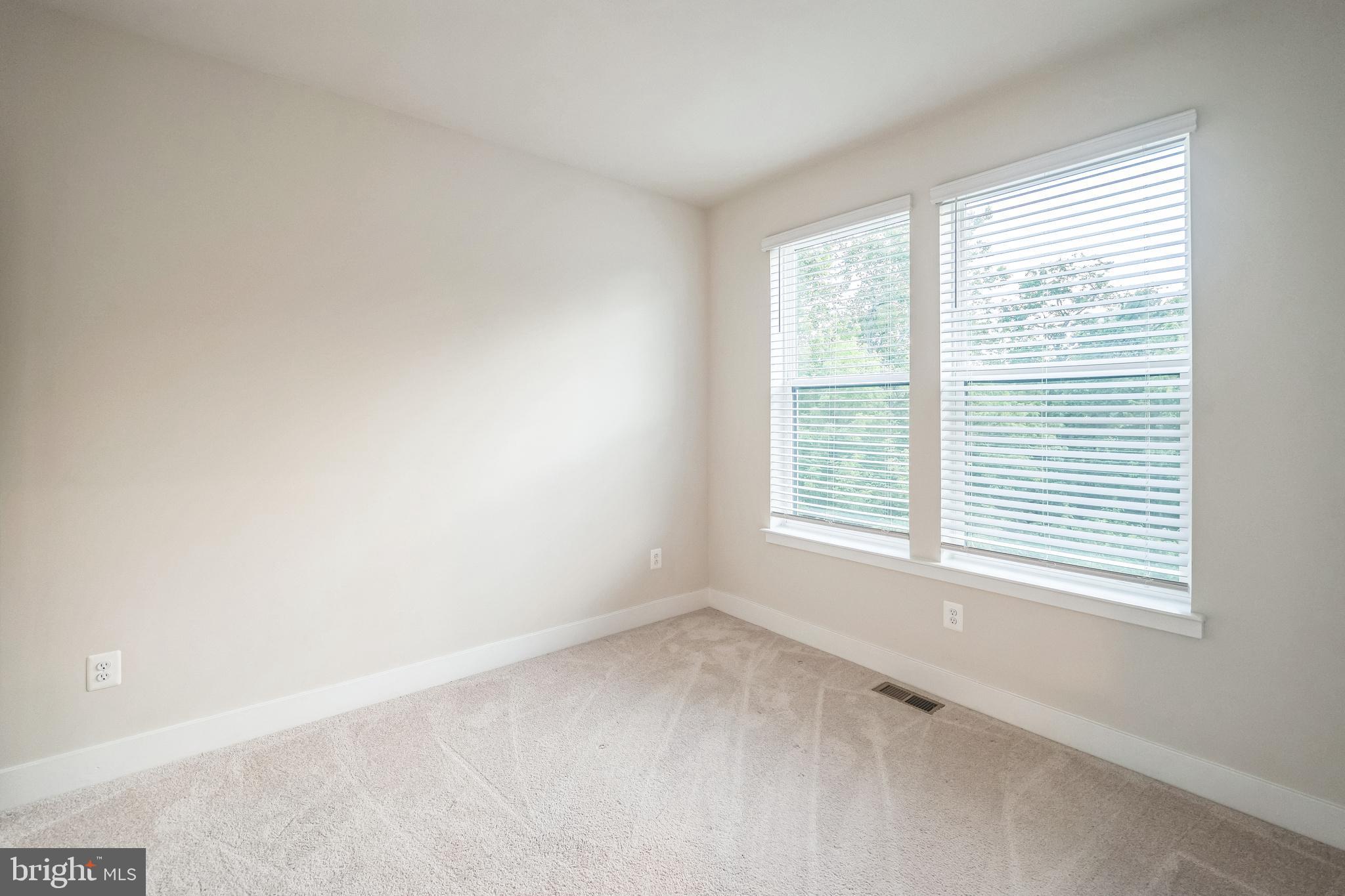 MEDFIELD - Residential