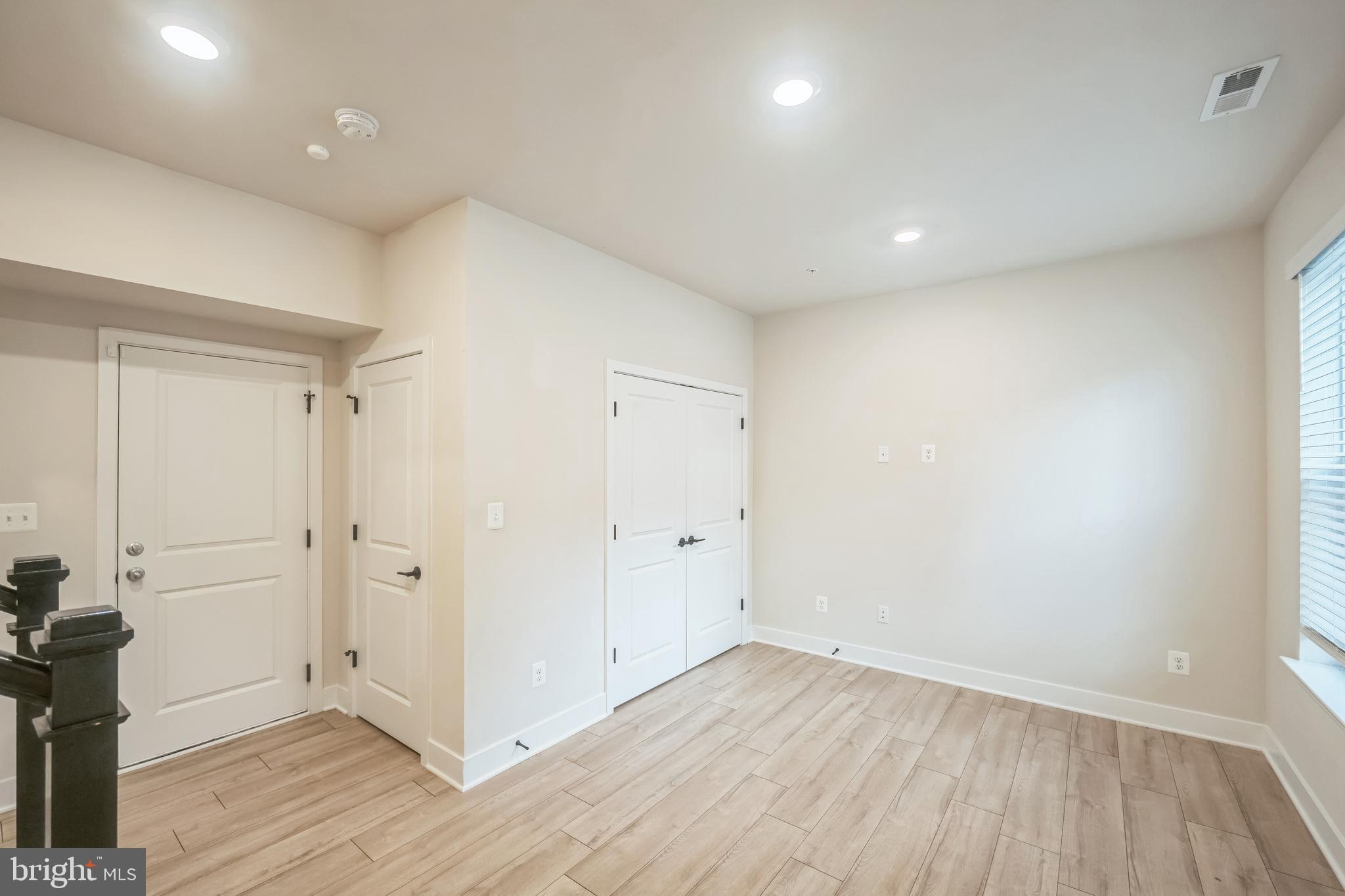 MEDFIELD - Residential