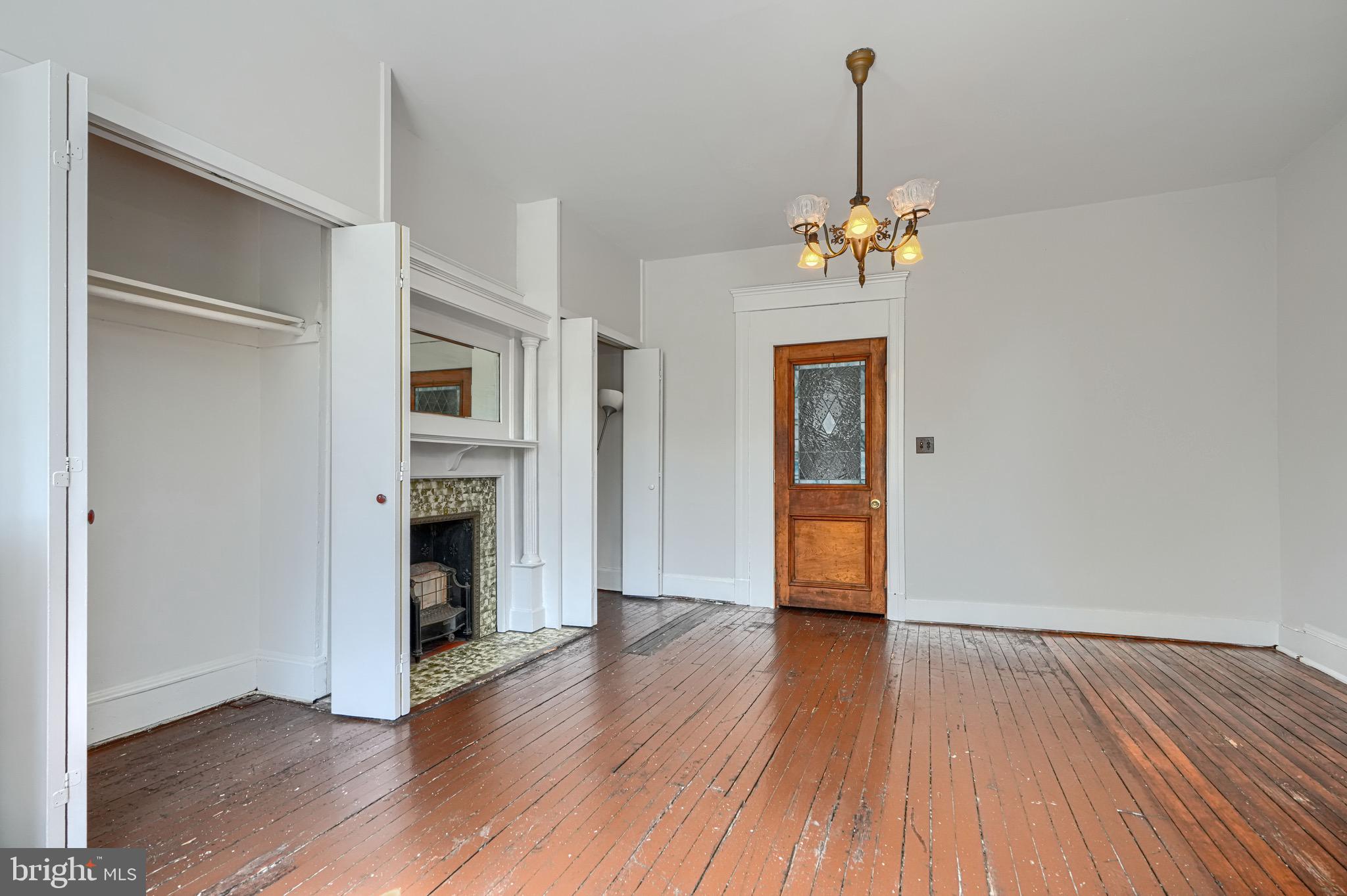 CHARLES VILLAGE - Residential