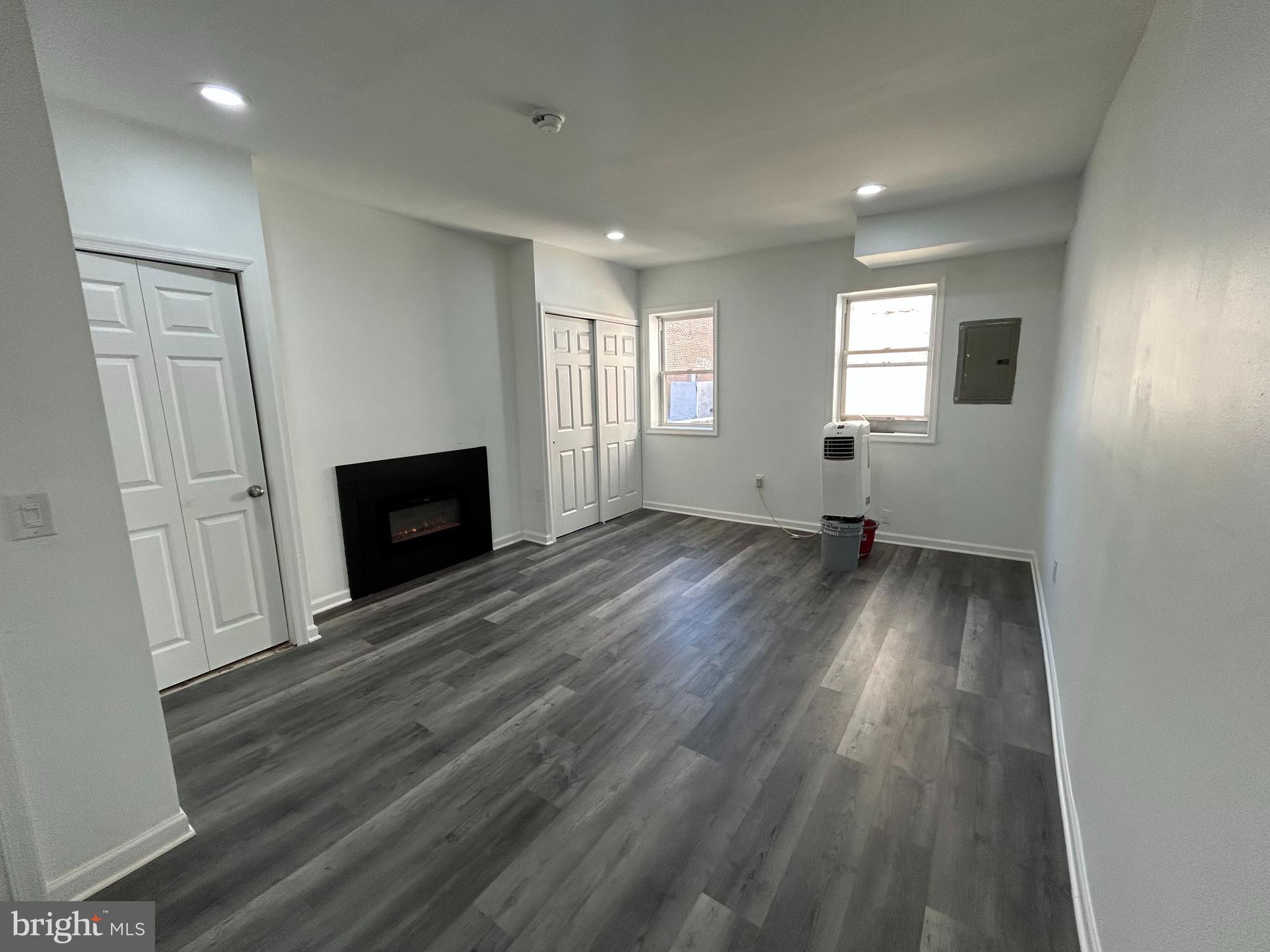 WASHINGTON SQ - Residential Lease