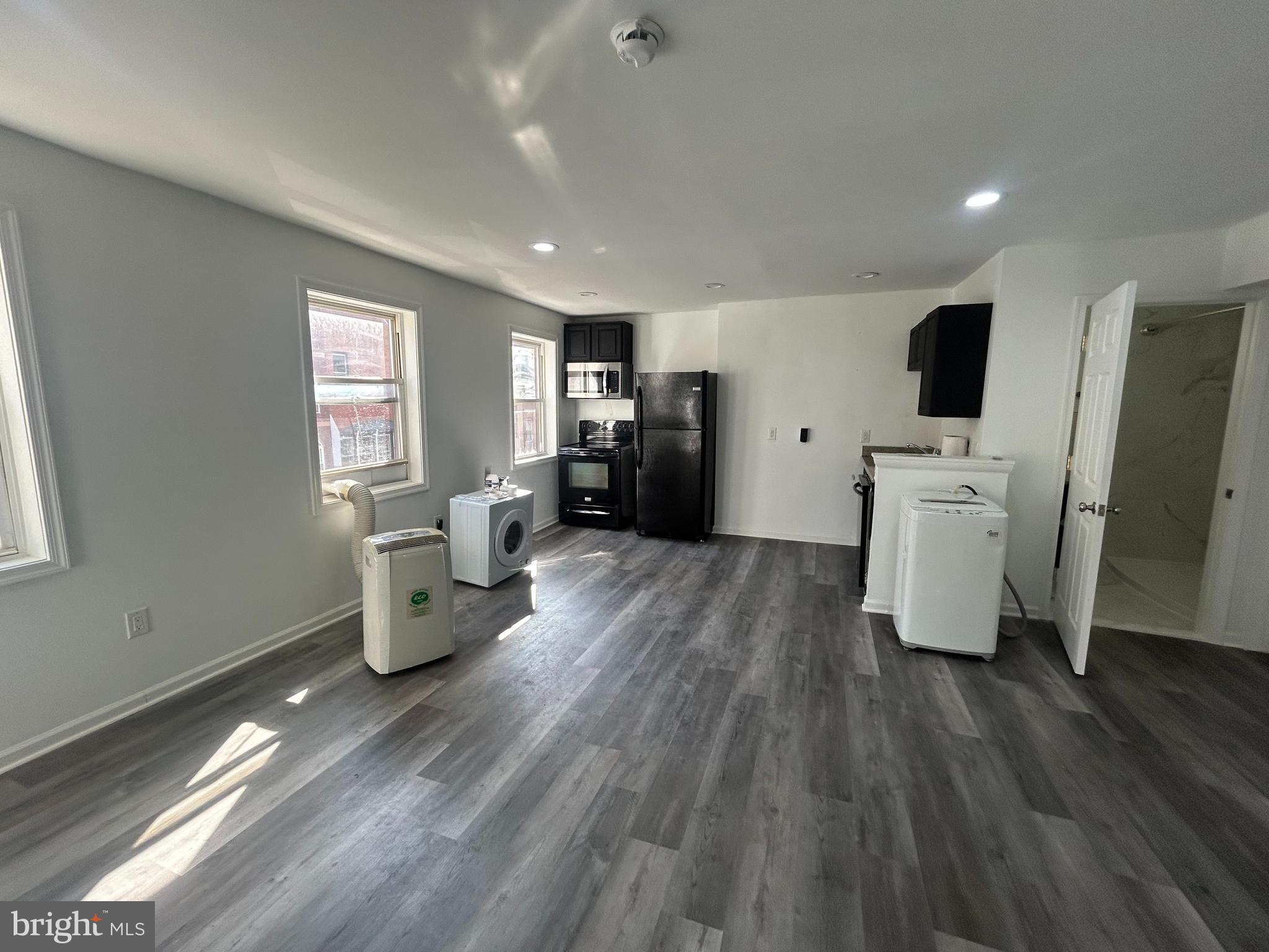 WASHINGTON SQ - Residential Lease