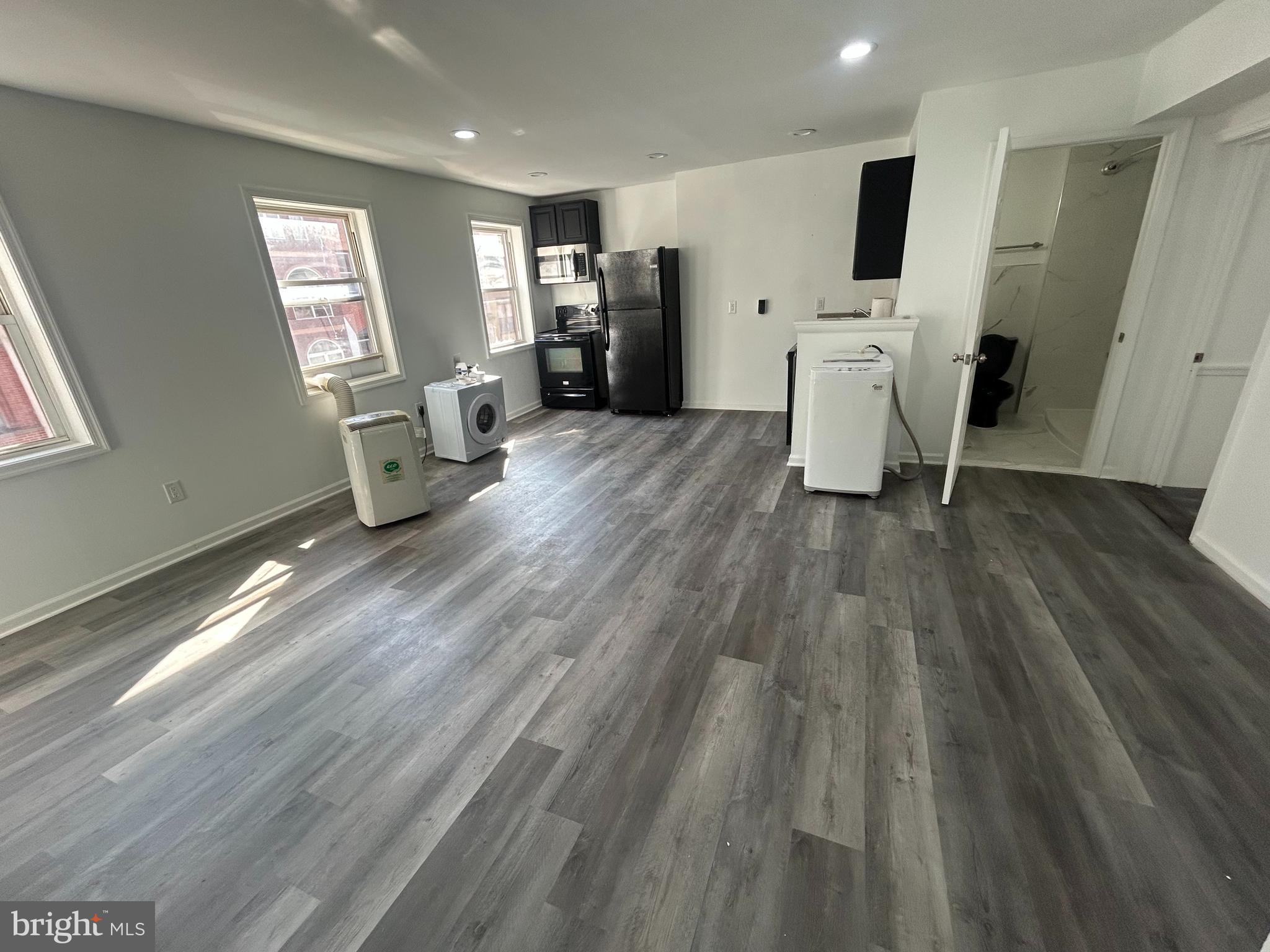 WASHINGTON SQ - Residential Lease