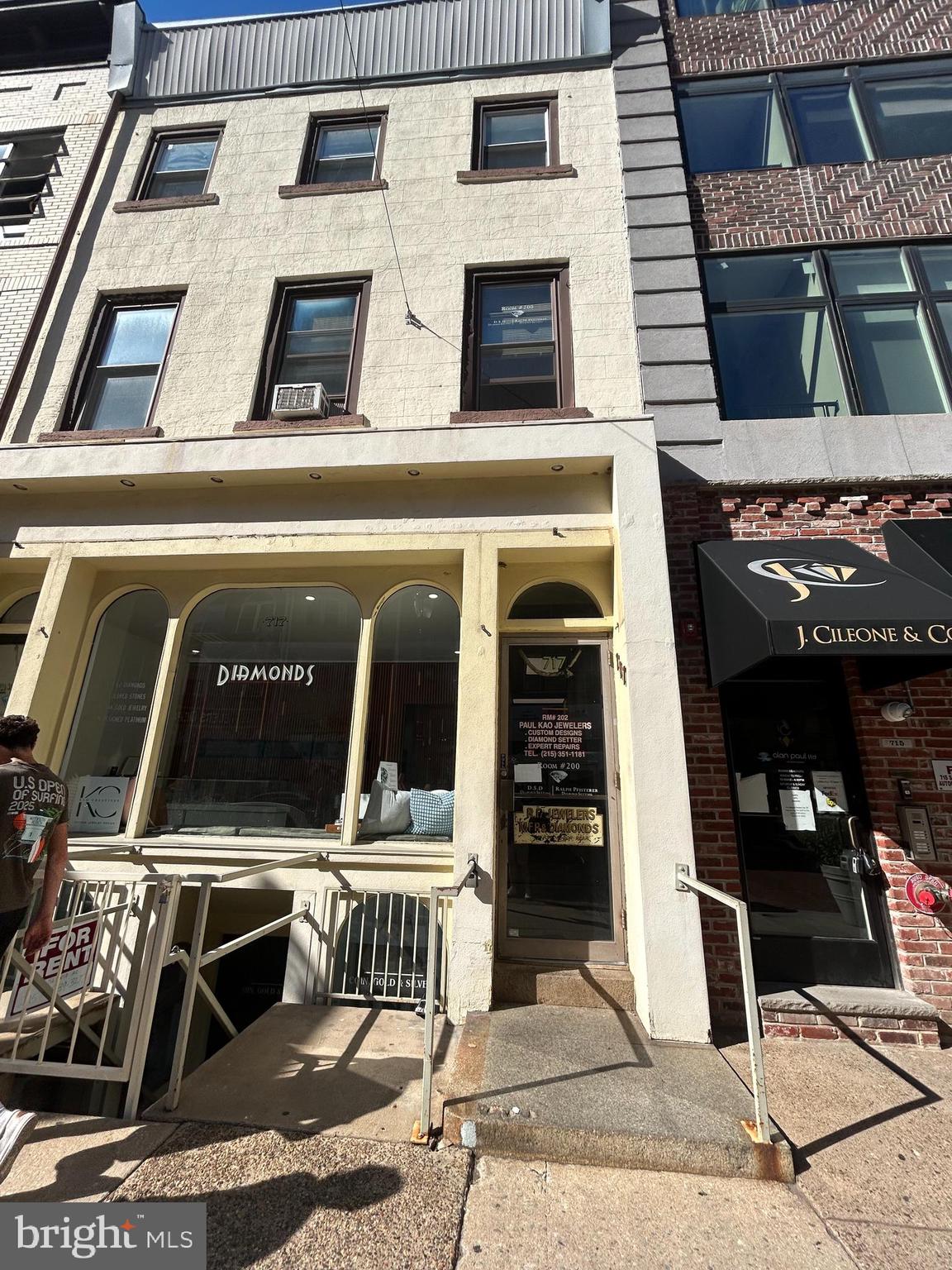 WASHINGTON SQ - Residential Lease