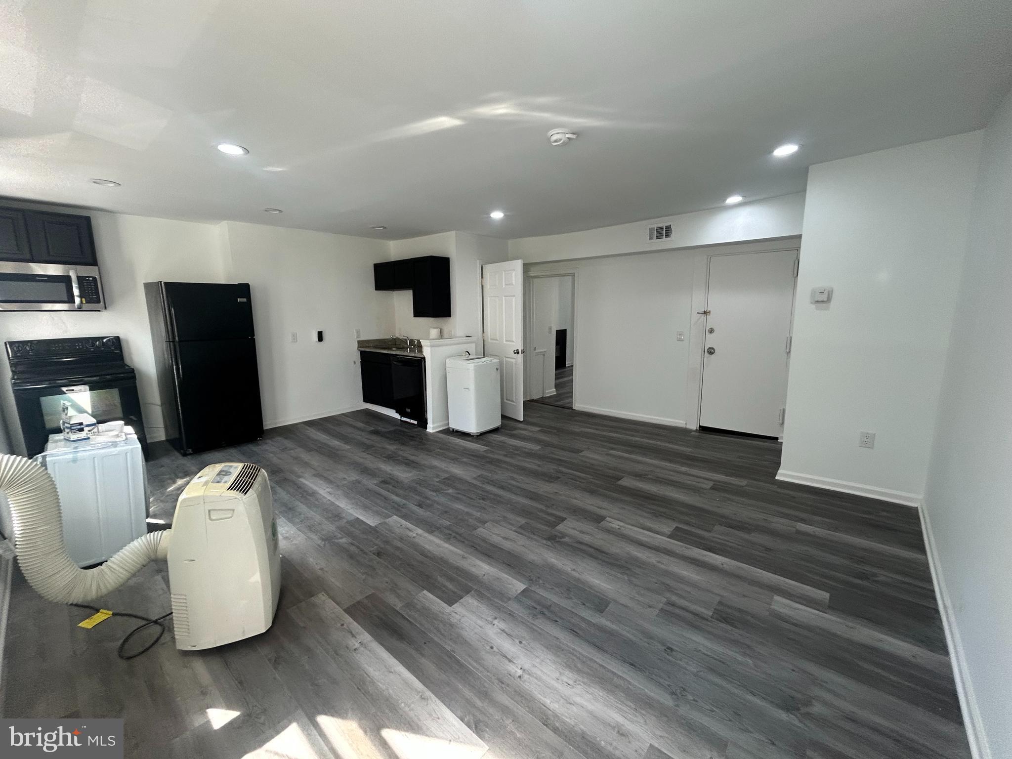 WASHINGTON SQ - Residential Lease