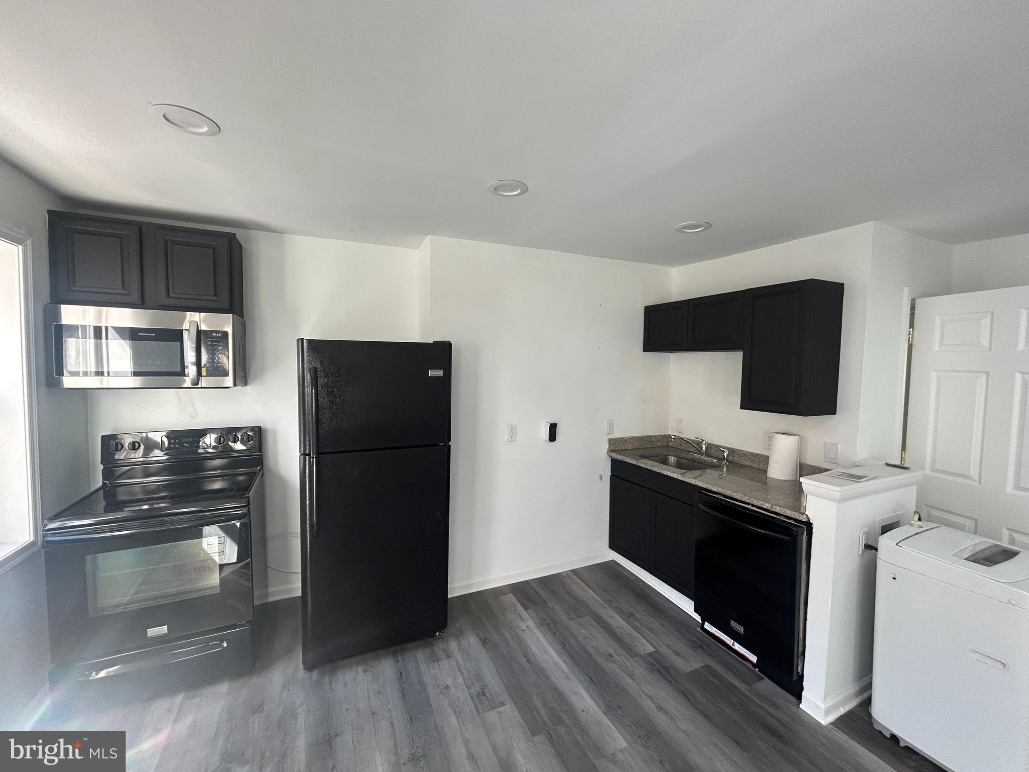 WASHINGTON SQ - Residential Lease