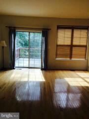 SIGNATURE AT BROADLANDS - Residential Lease